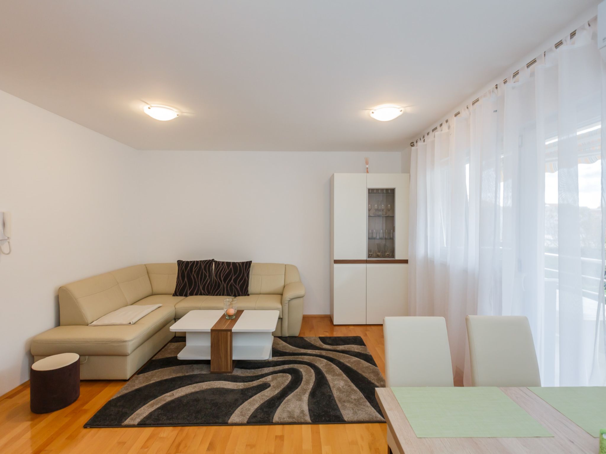 Zonnig appartement met 2 slaapkamers vlakbij zee in Kaštela - foto 2