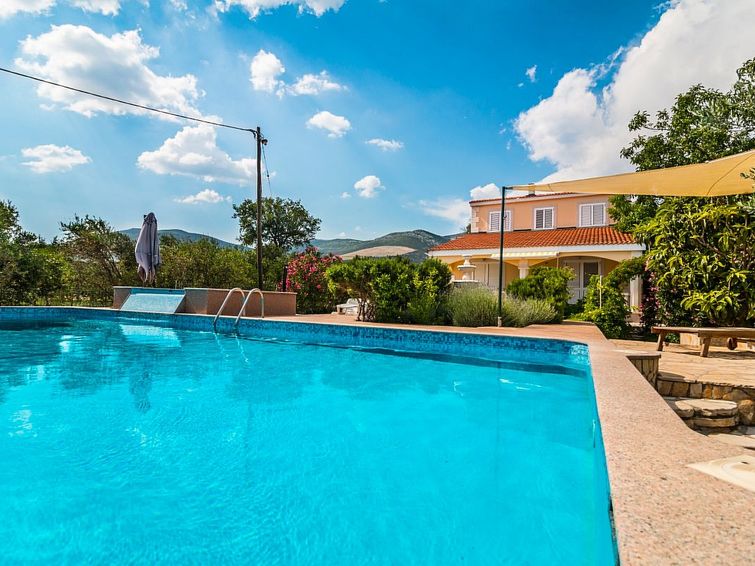 Privézwembad en rust in vakantiehuis Marija in Kaštela in Kaštela