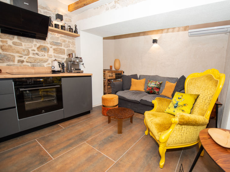 Search and Stay destination Kaštel Lukšić, Splitsko-dalmatinska županija - Croatia from AU$ 315. Celista stone house