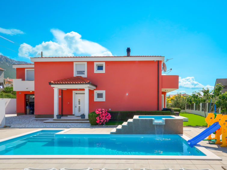 Vakantiehuis in Kaštela op 1,0 km van zee met verwarmd privézwembad in Kaštela
