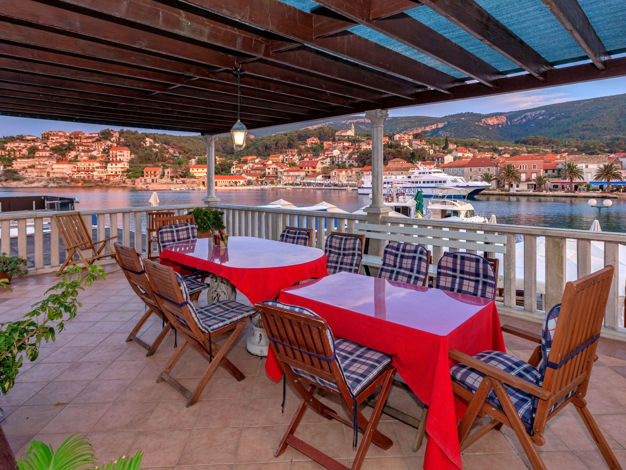 Villa Radovani mit privatem Pool und Panoramablick aufs Meer, Jelsa, Insel Hvar