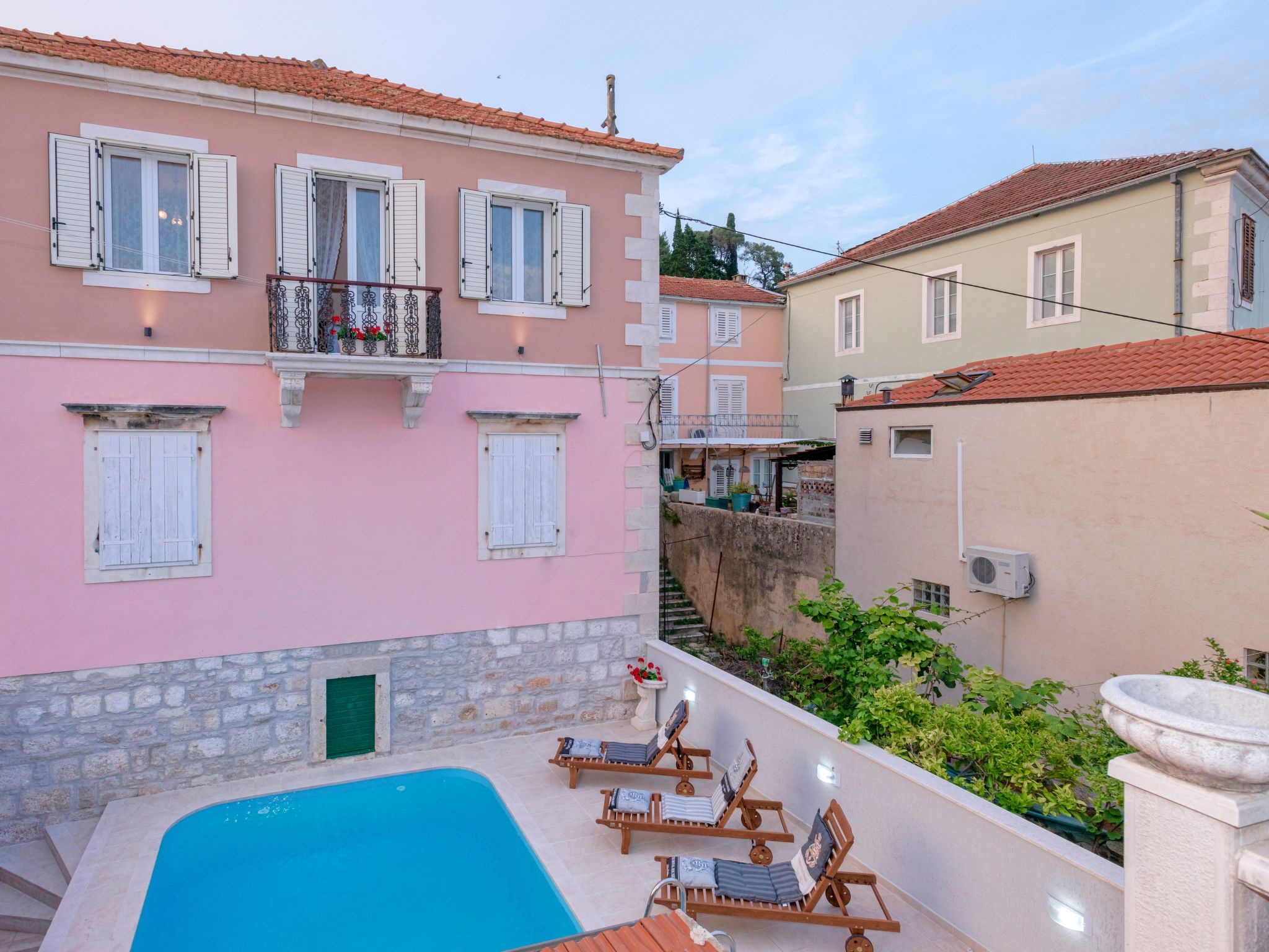 Villa Radovani mit privatem Pool und Panoramablick aufs Meer, Jelsa, Insel Hvar-Image-tags.info