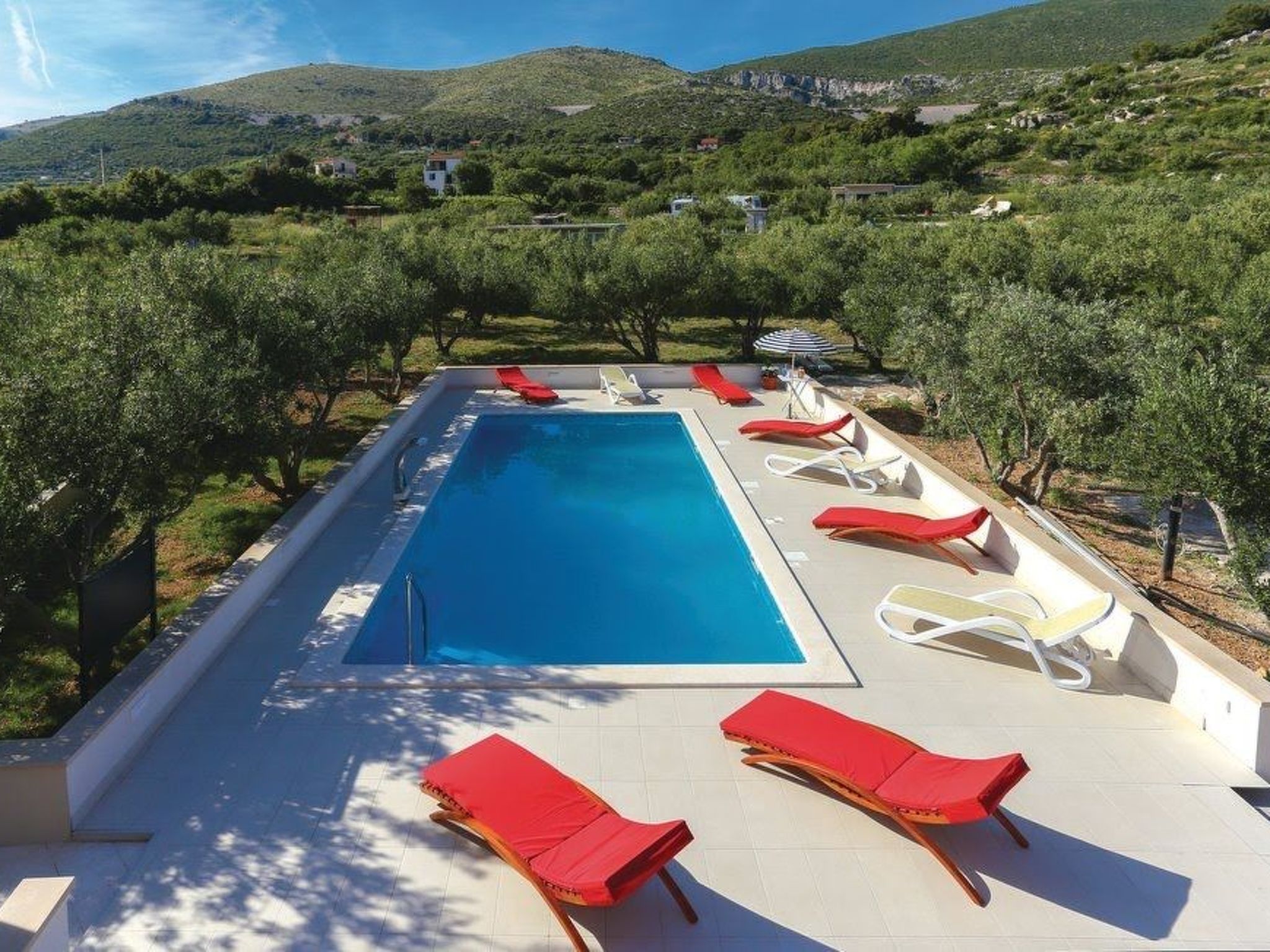 Villa Rimac in Kastel Stafilic mit Garten, Grill-Dedans