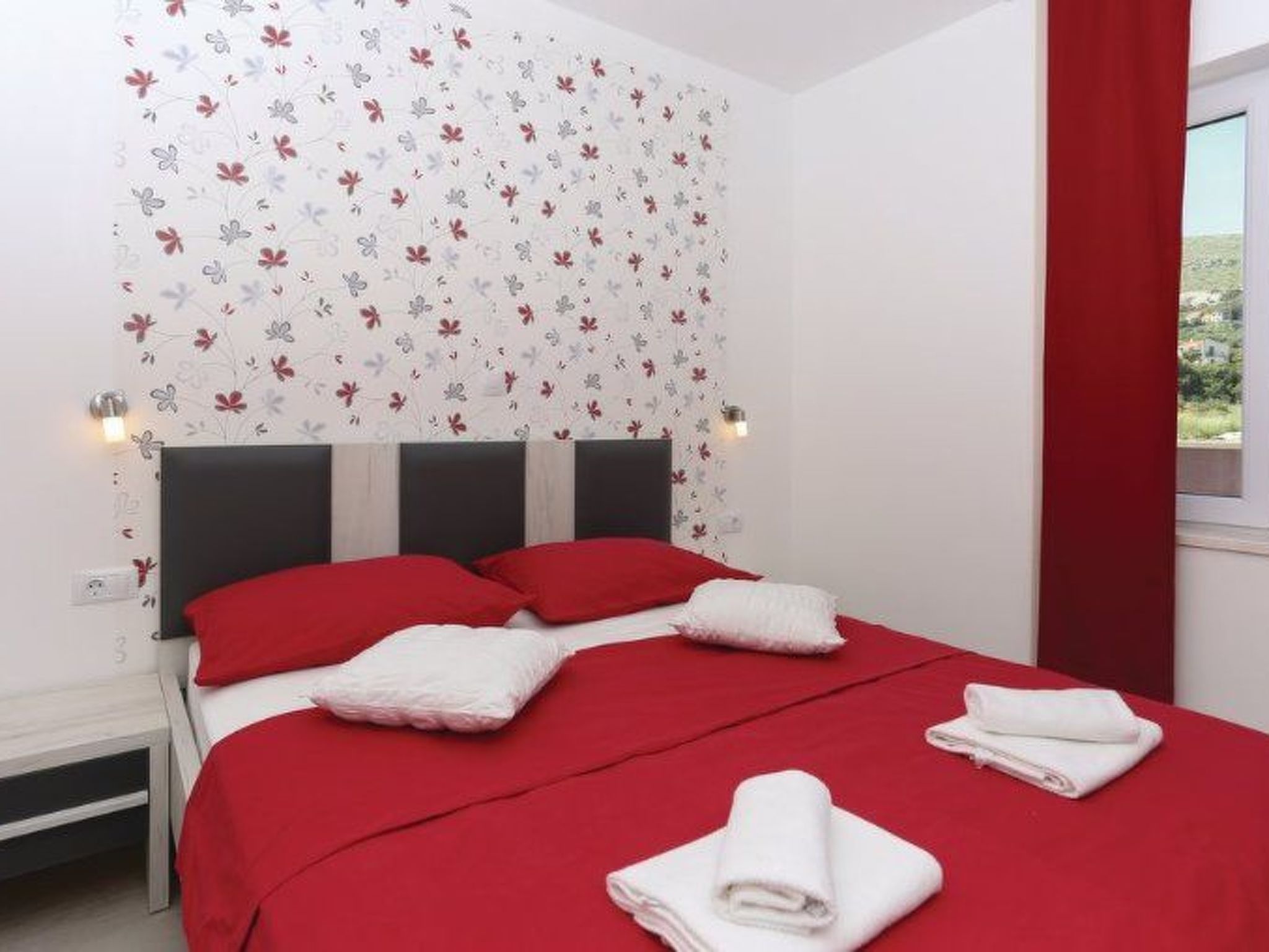 Villa Rimac in Kastel Stafilic mit Garten, Grill-Dedans