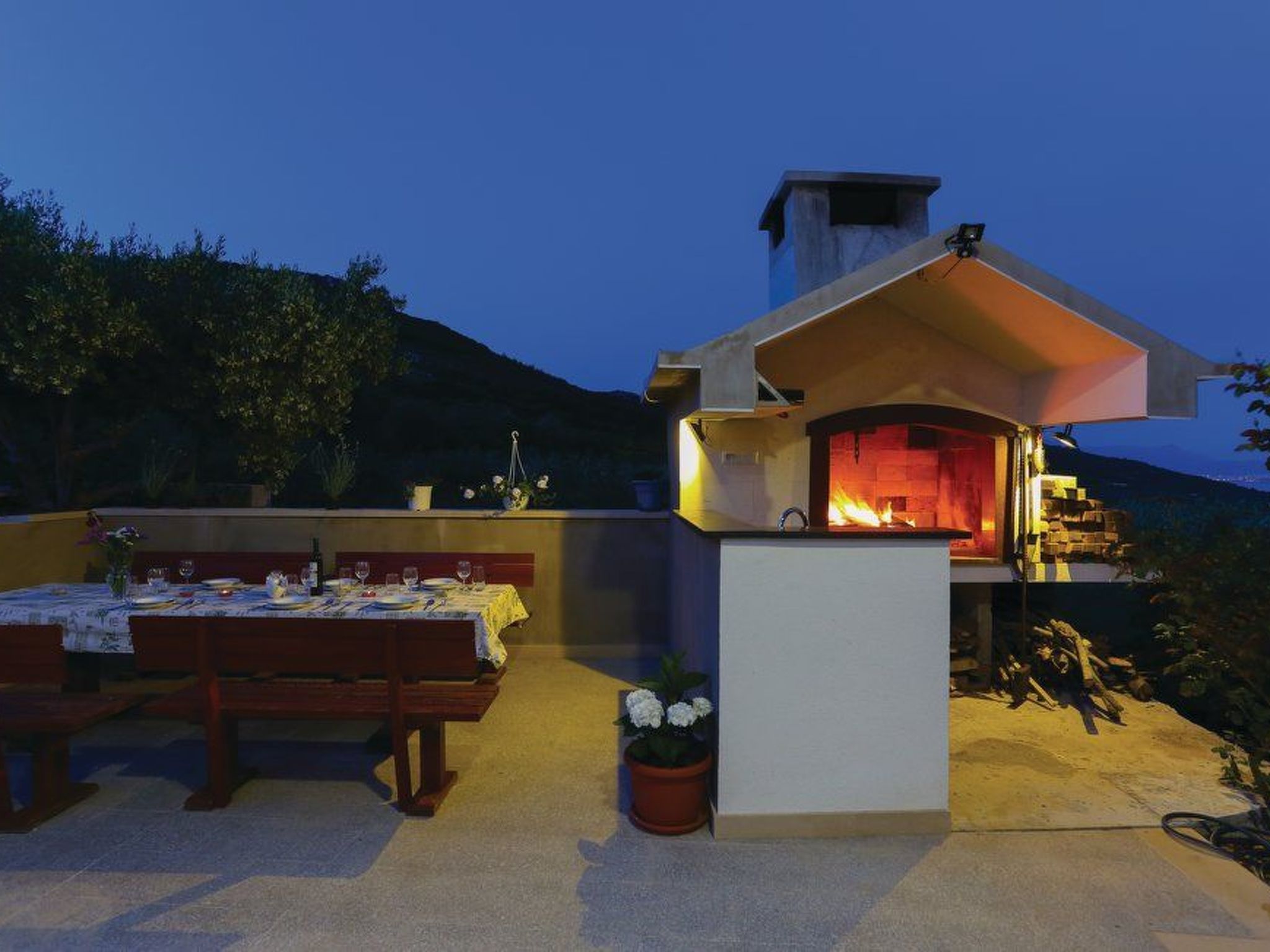 Villa Rimac in Kastel Stafilic mit Garten, Grill-Dedans