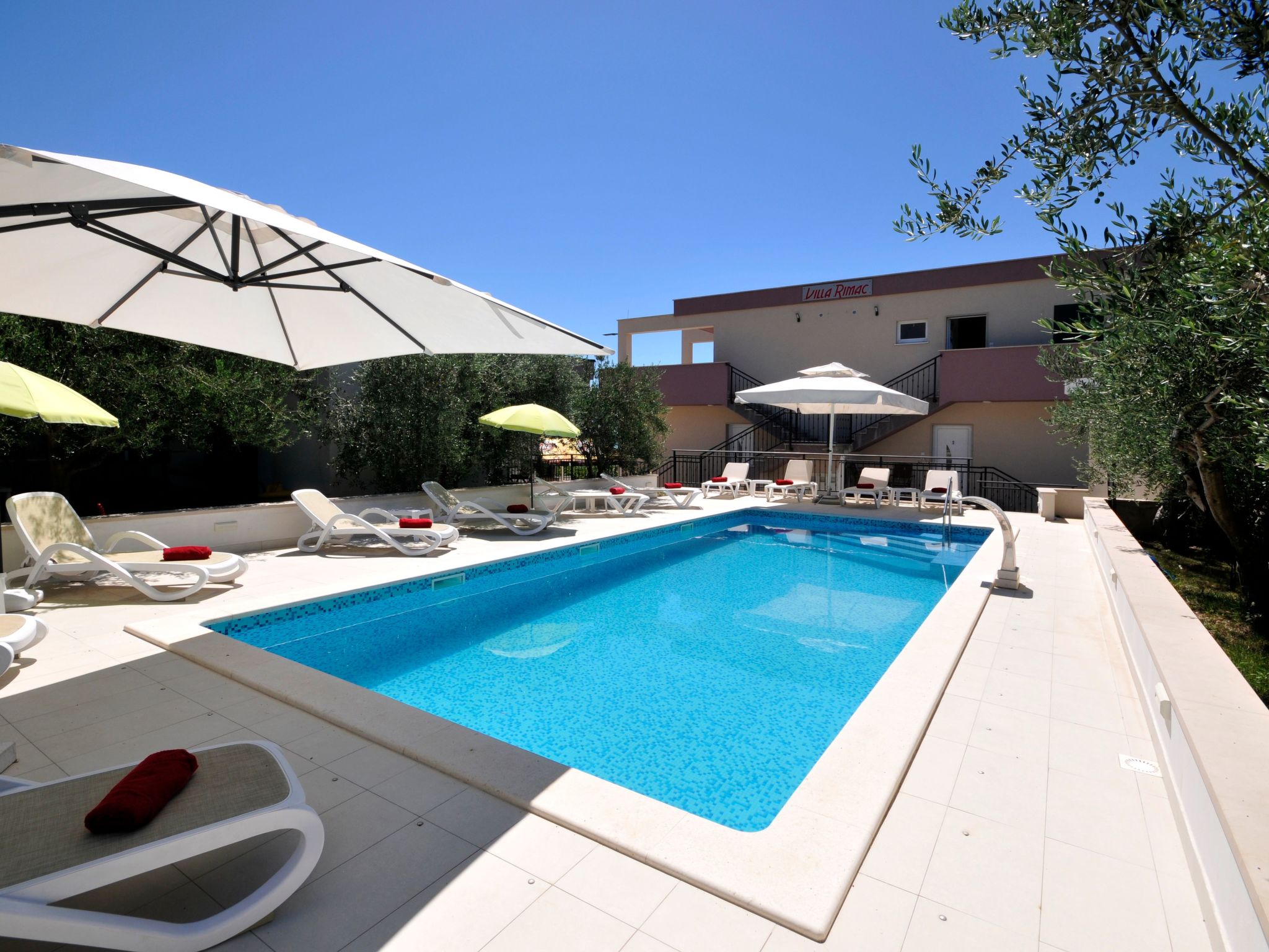 Villa Rimac in Kastel Stafilic mit Garten, Grill-Dedans