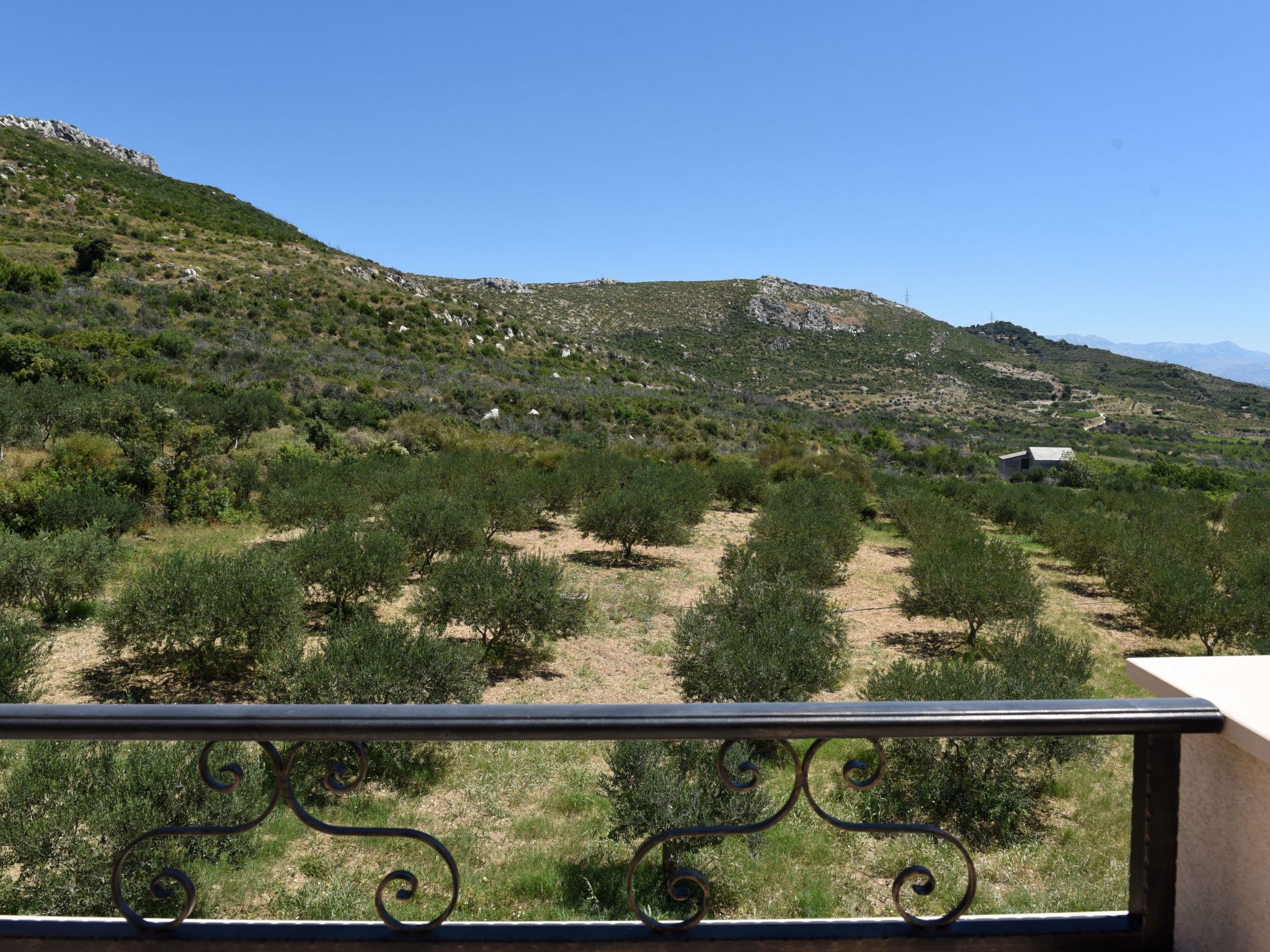 Villa Rimac in Kastel Stafilic mit Garten, Grill-Dedans