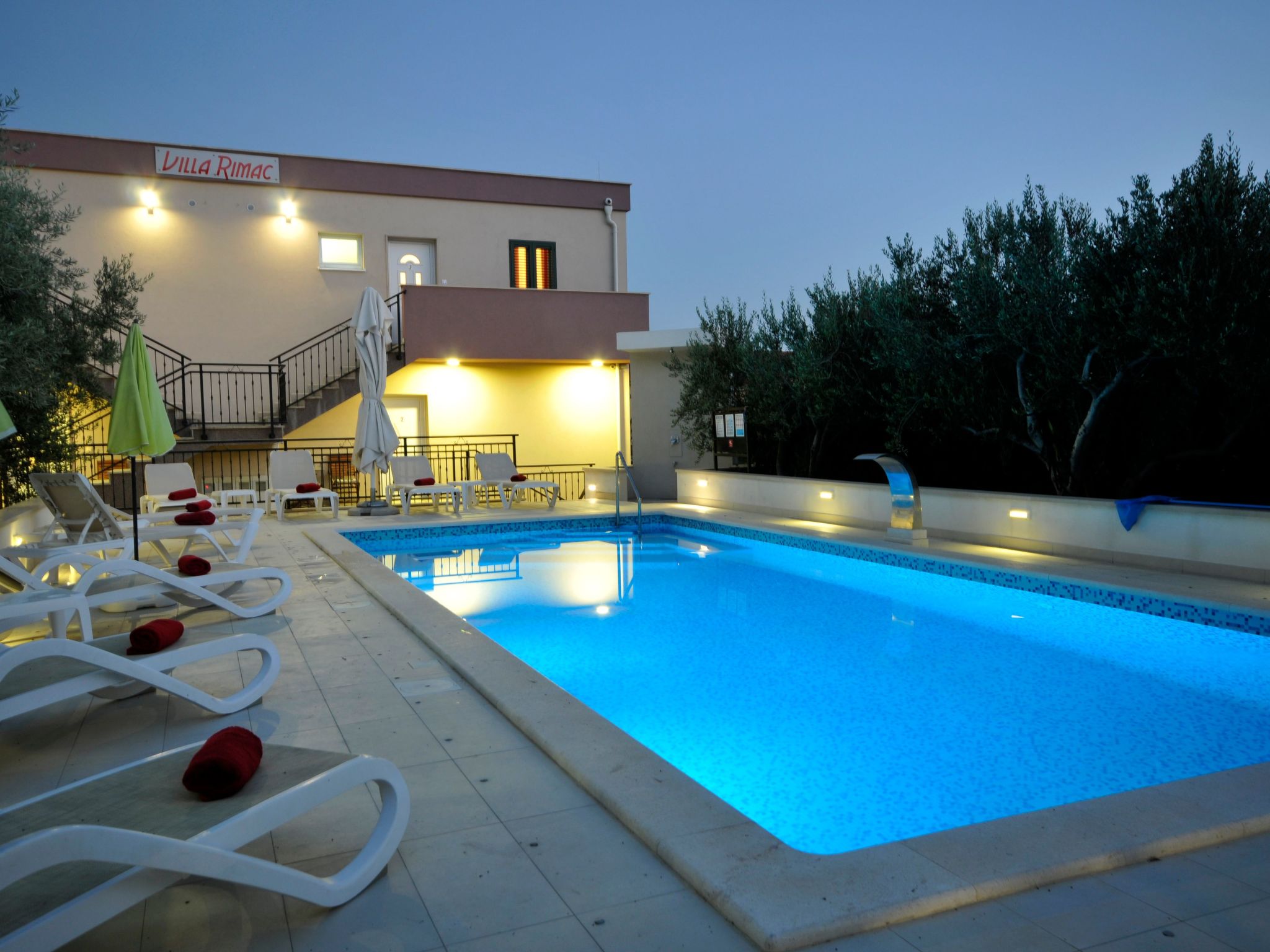 Villa Rimac in Kastel Stafilic mit Garten, Grill-Dedans