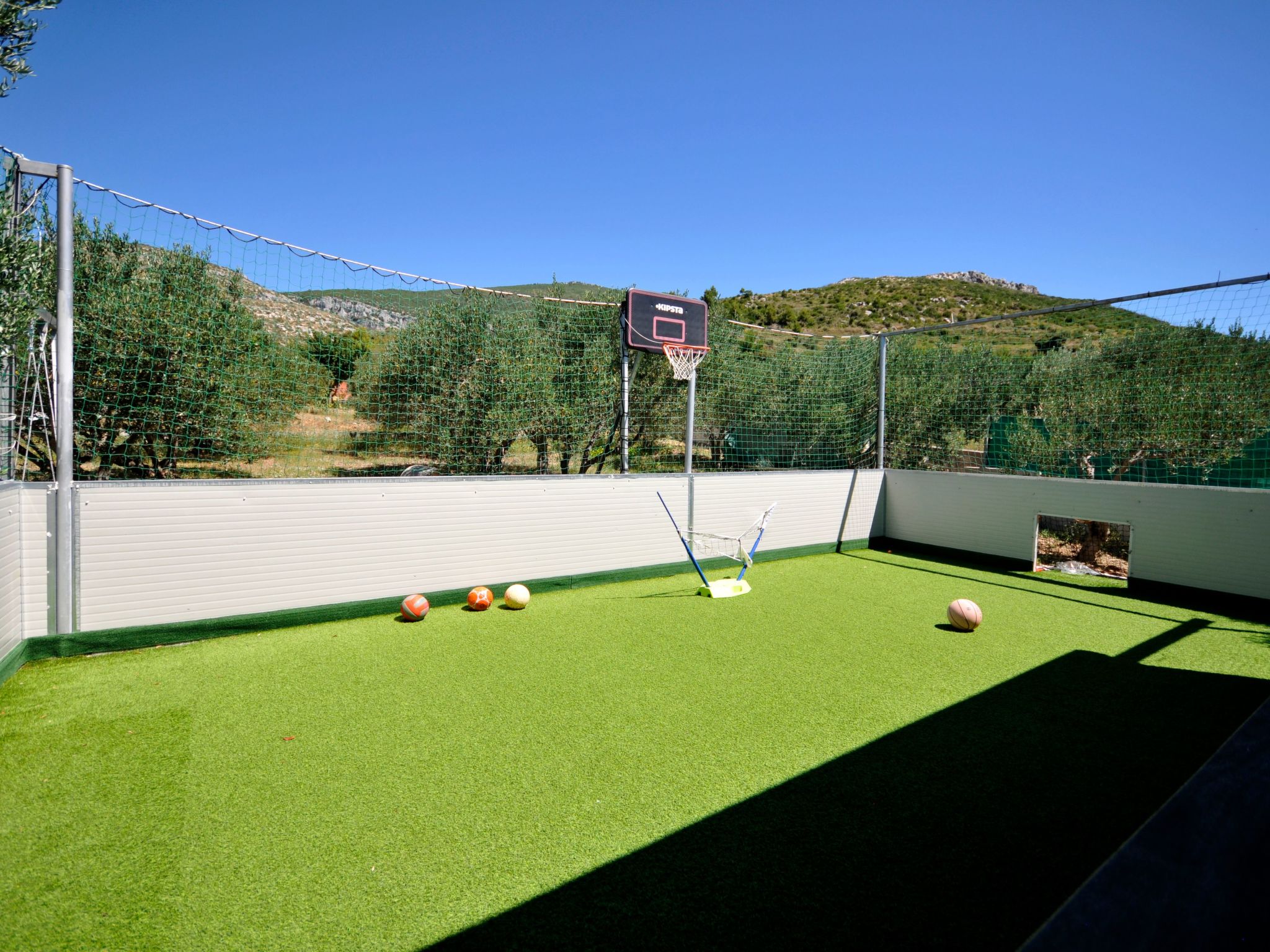 Villa Rimac in Kastel Stafilic mit Garten, Grill-Dedans