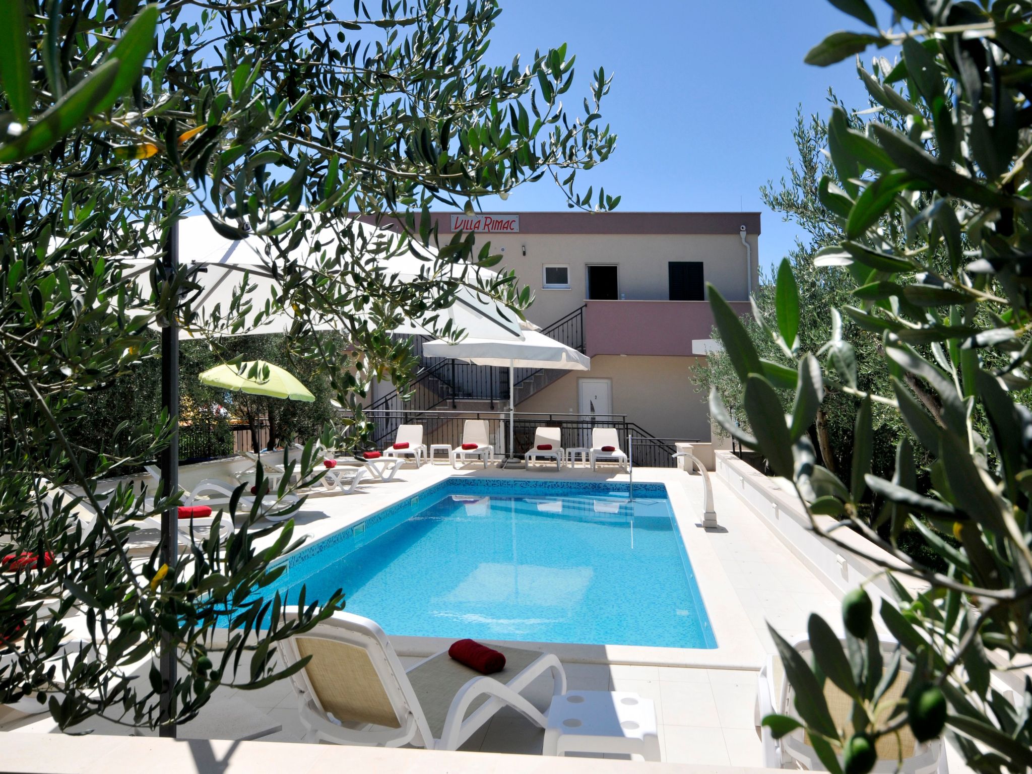 Villa Rimac in Kastel Stafilic mit Garten, Grill-Dedans