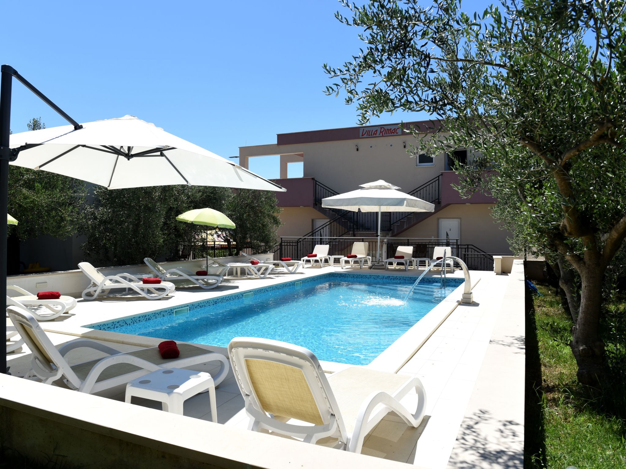 Villa Rimac in Kastel Stafilic mit Garten, Grill-Dedans