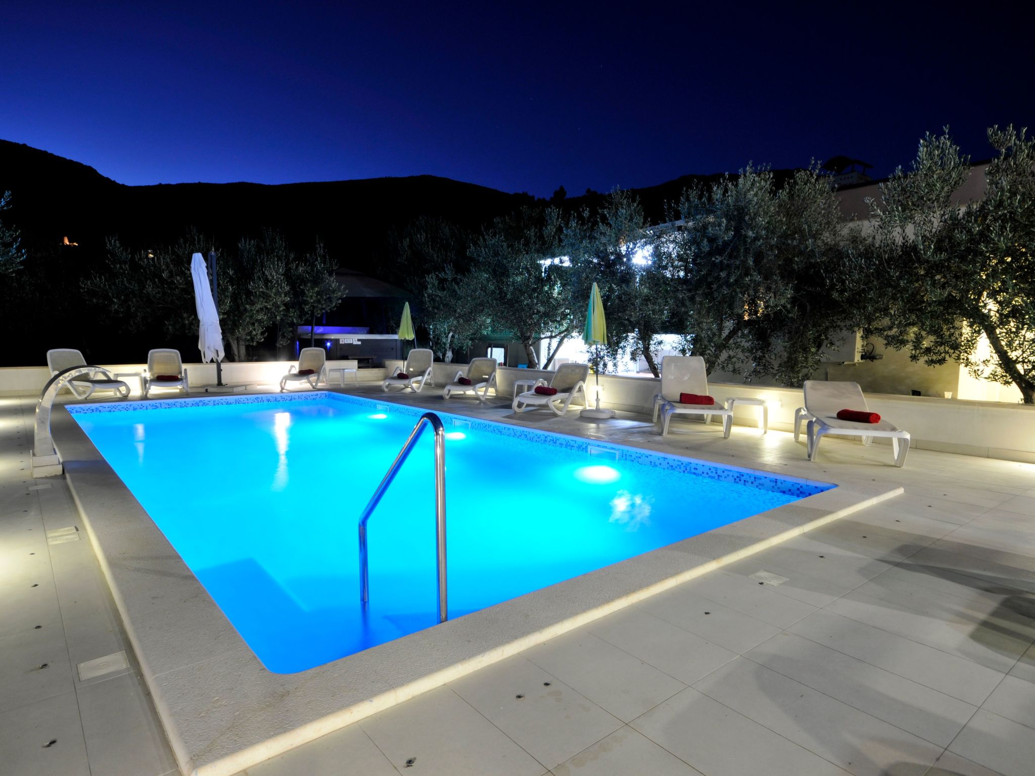 Villa Rimac in Kastel Stafilic mit Garten, Grill-Dedans