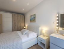 Florami met dakterras – Zon, zee en ruimte op 200 meter van het strand in Kaštel Novi - thumbnail 4