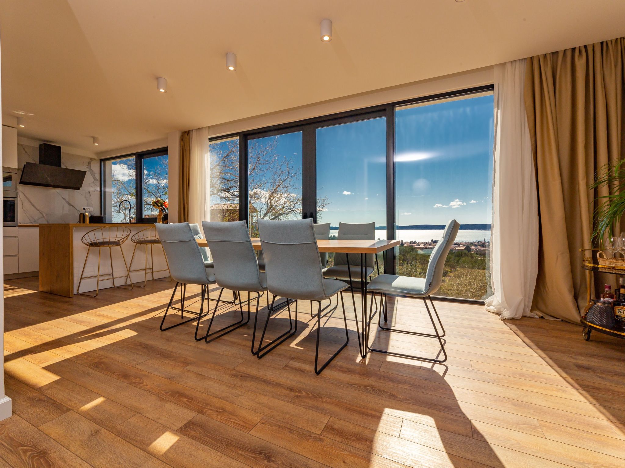 Haus für 9 Personen und 1 Kind in Kastel Luksic-Binnen