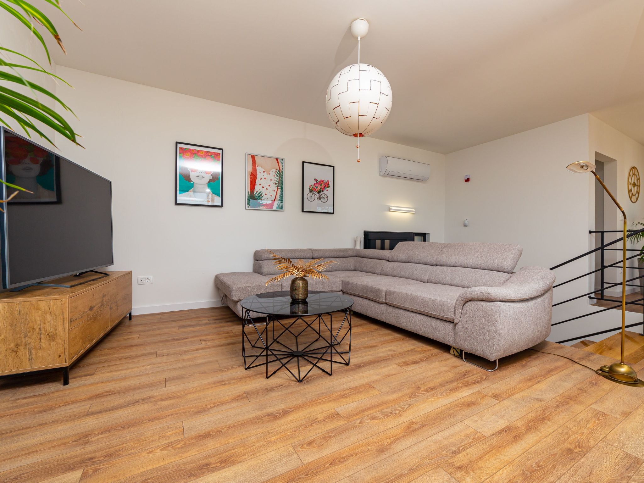 Haus für 9 Personen und 1 Kind in Kastel Luksic-Binnen