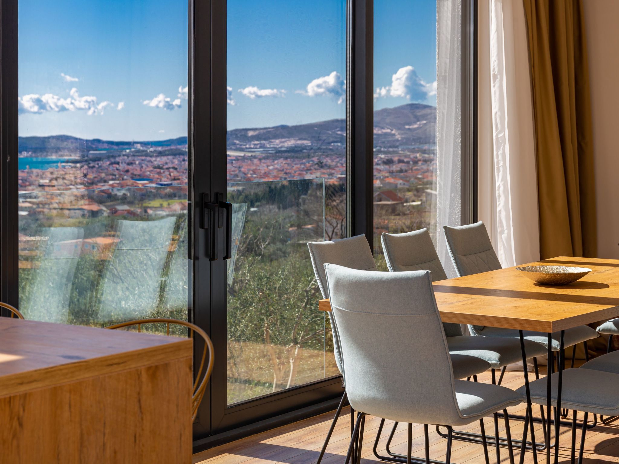 Haus für 9 Personen und 1 Kind in Kastel Luksic-Binnen