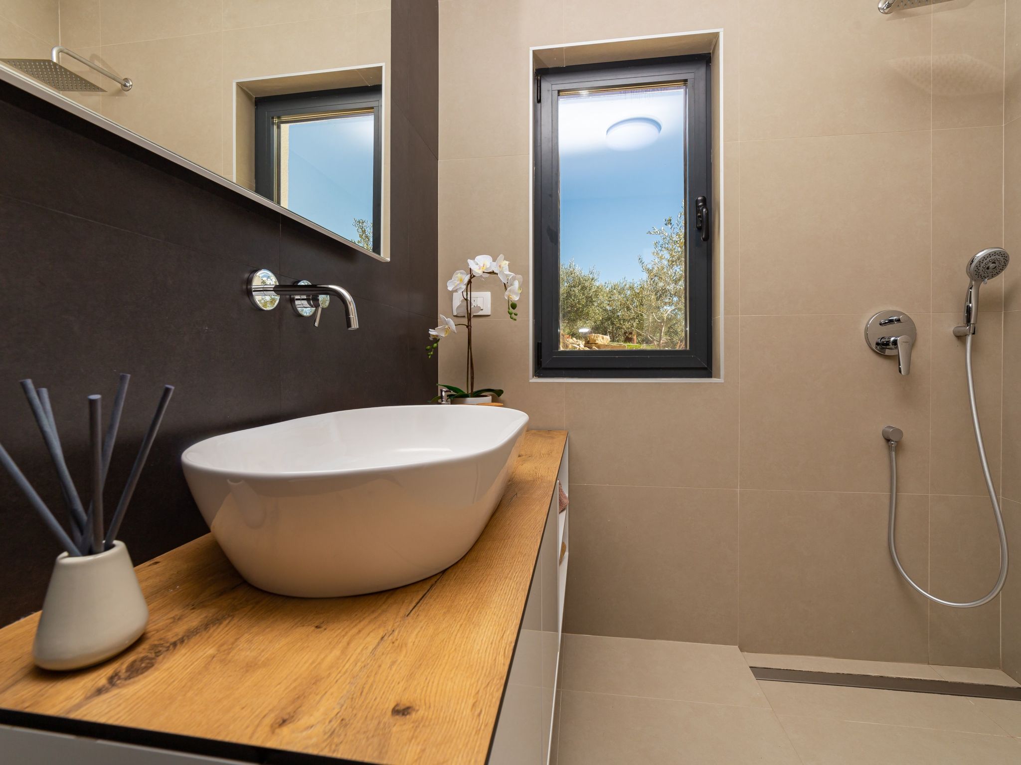 Haus für 9 Personen und 1 Kind in Kastel Luksic-Binnen