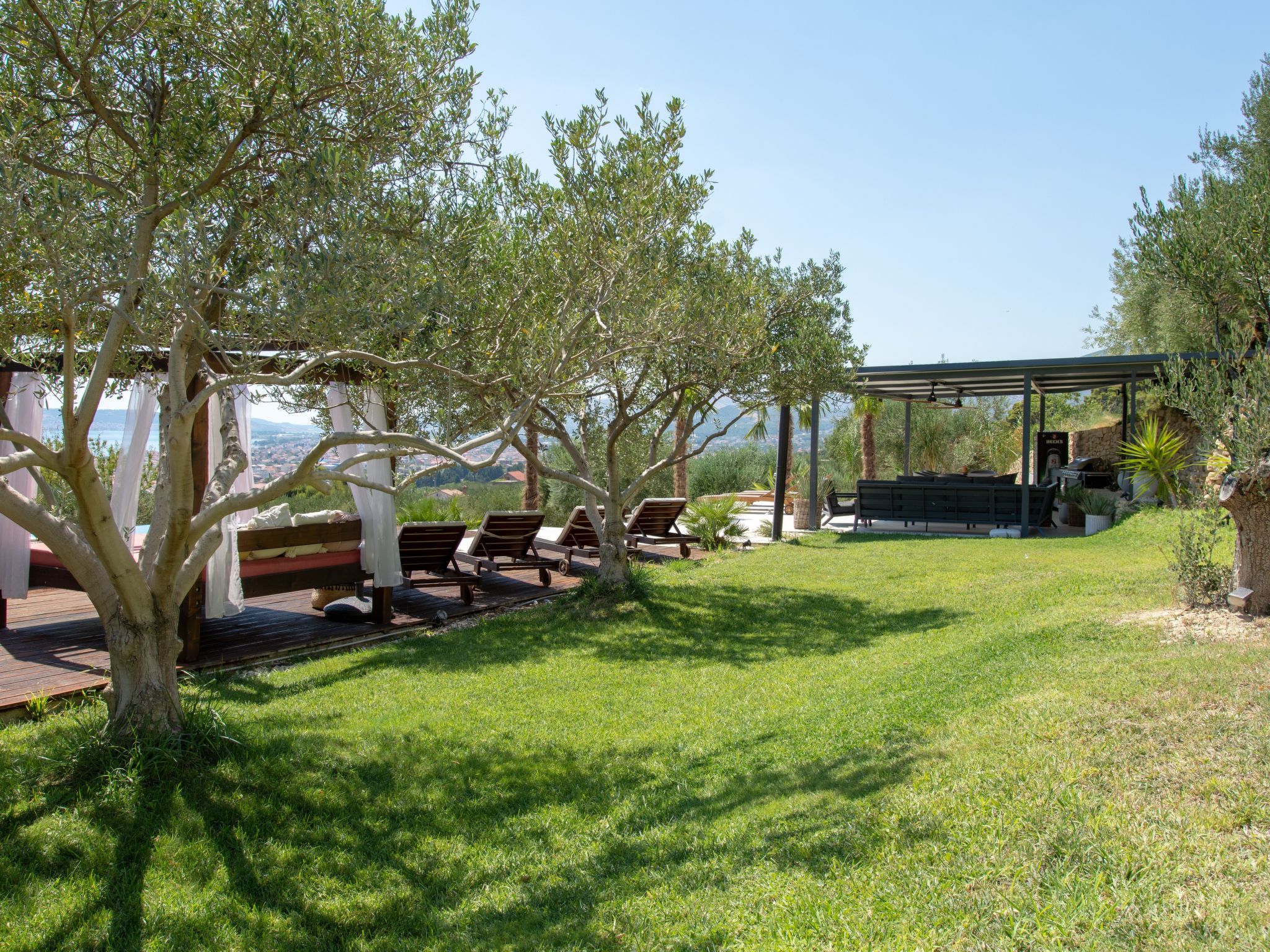 Haus für 9 Personen und 1 Kind in Kastel Luksic-Binnen