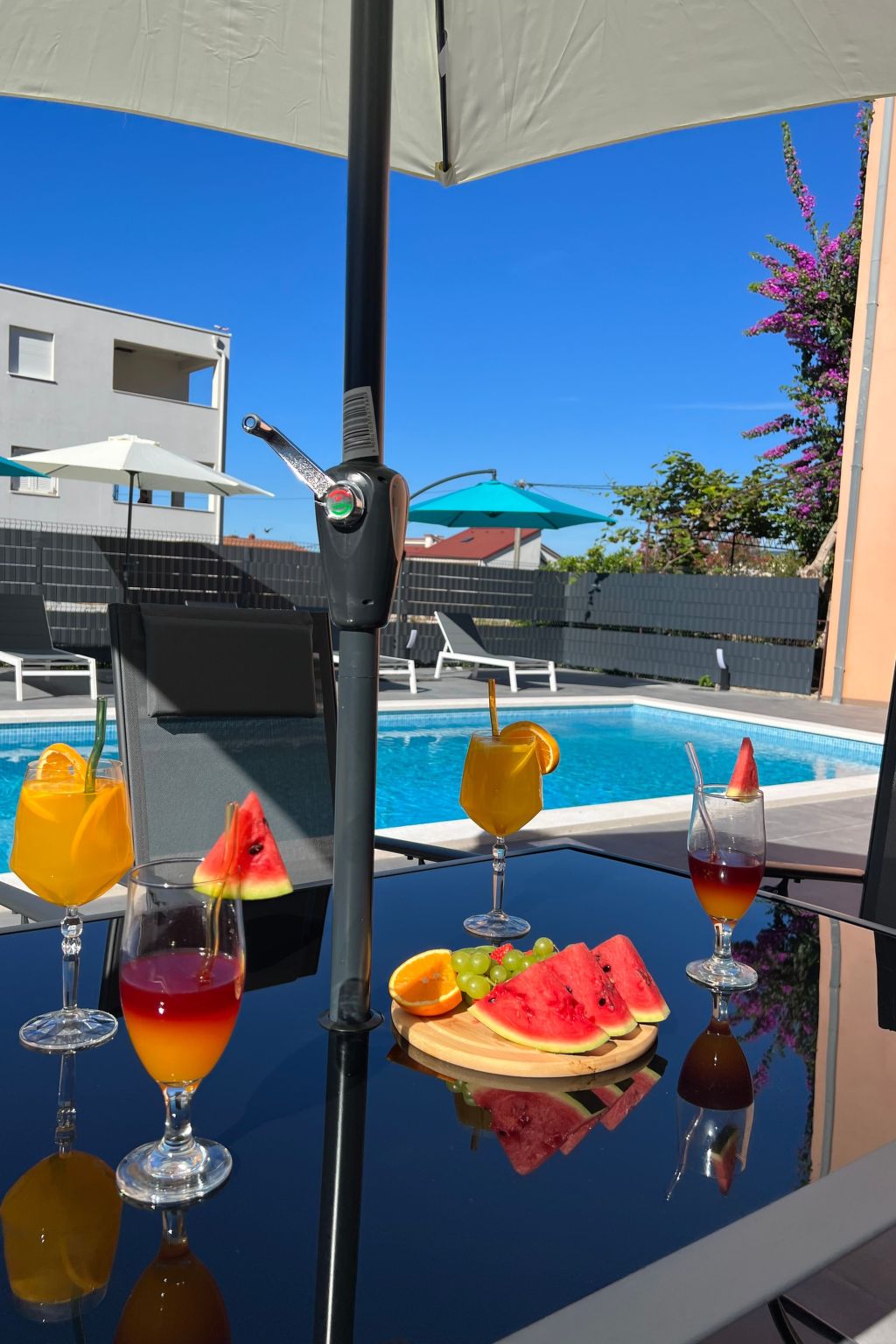 Moderne Meerblick ap.1 mit Pool und Terrasse bbq in der Nähe von Split Trogir-Binnen