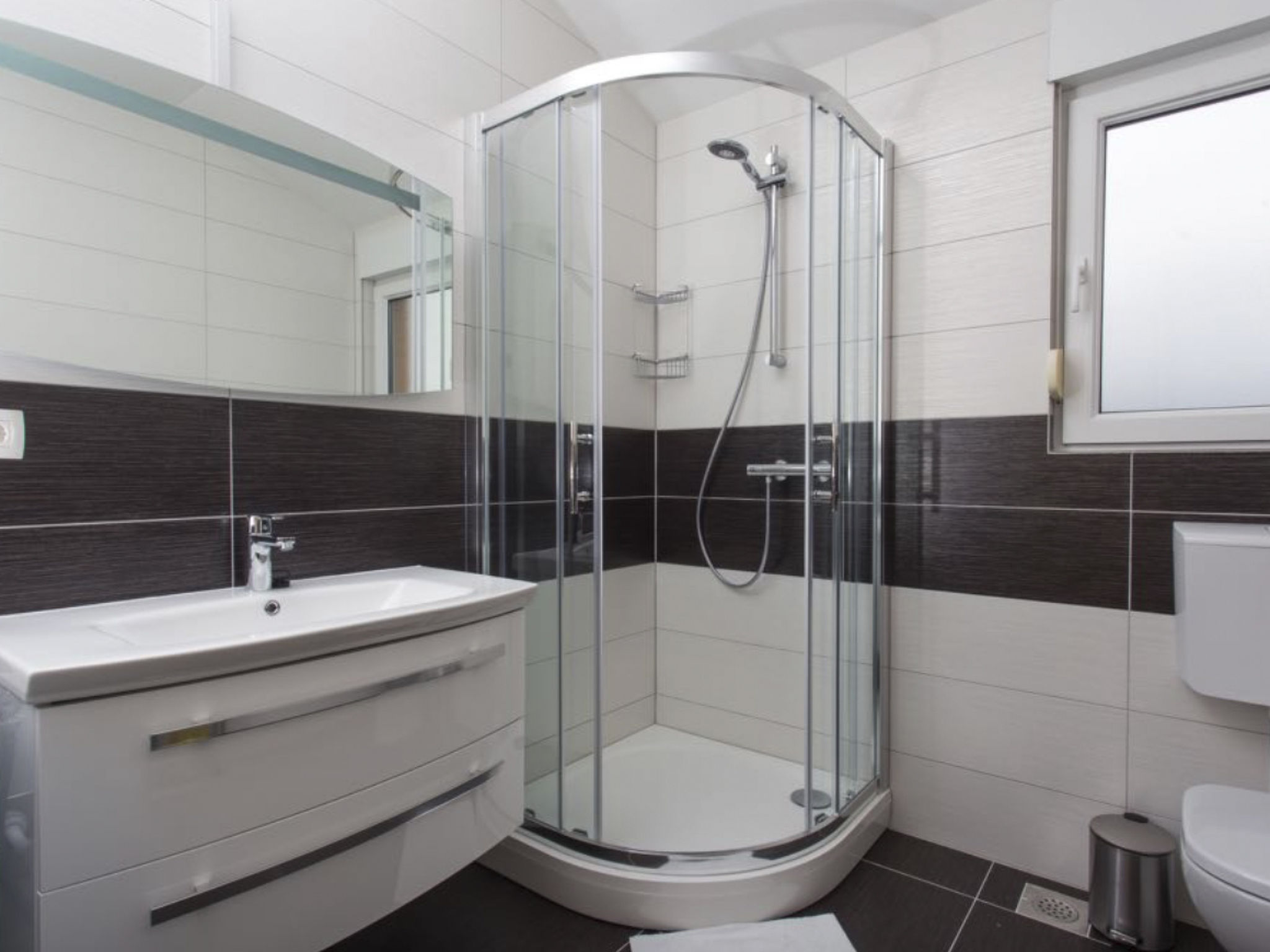 Moderne Meerblick ap.1 mit Pool und Terrasse bbq in der Nähe von Split Trogir-Binnen