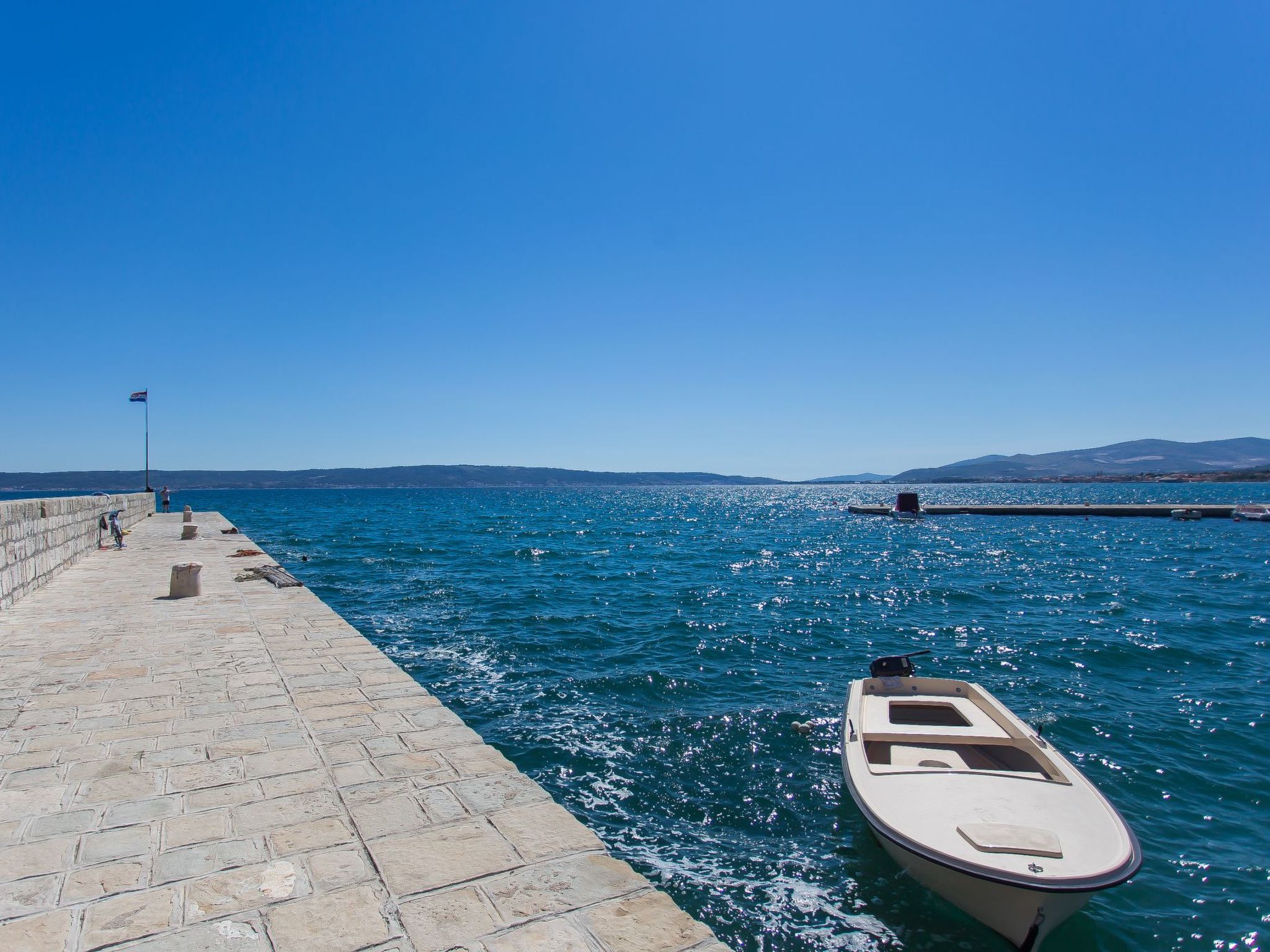 Moderne Meerblick ap.1 mit Pool und Terrasse bbq in der Nähe von Split Trogir-Binnen
