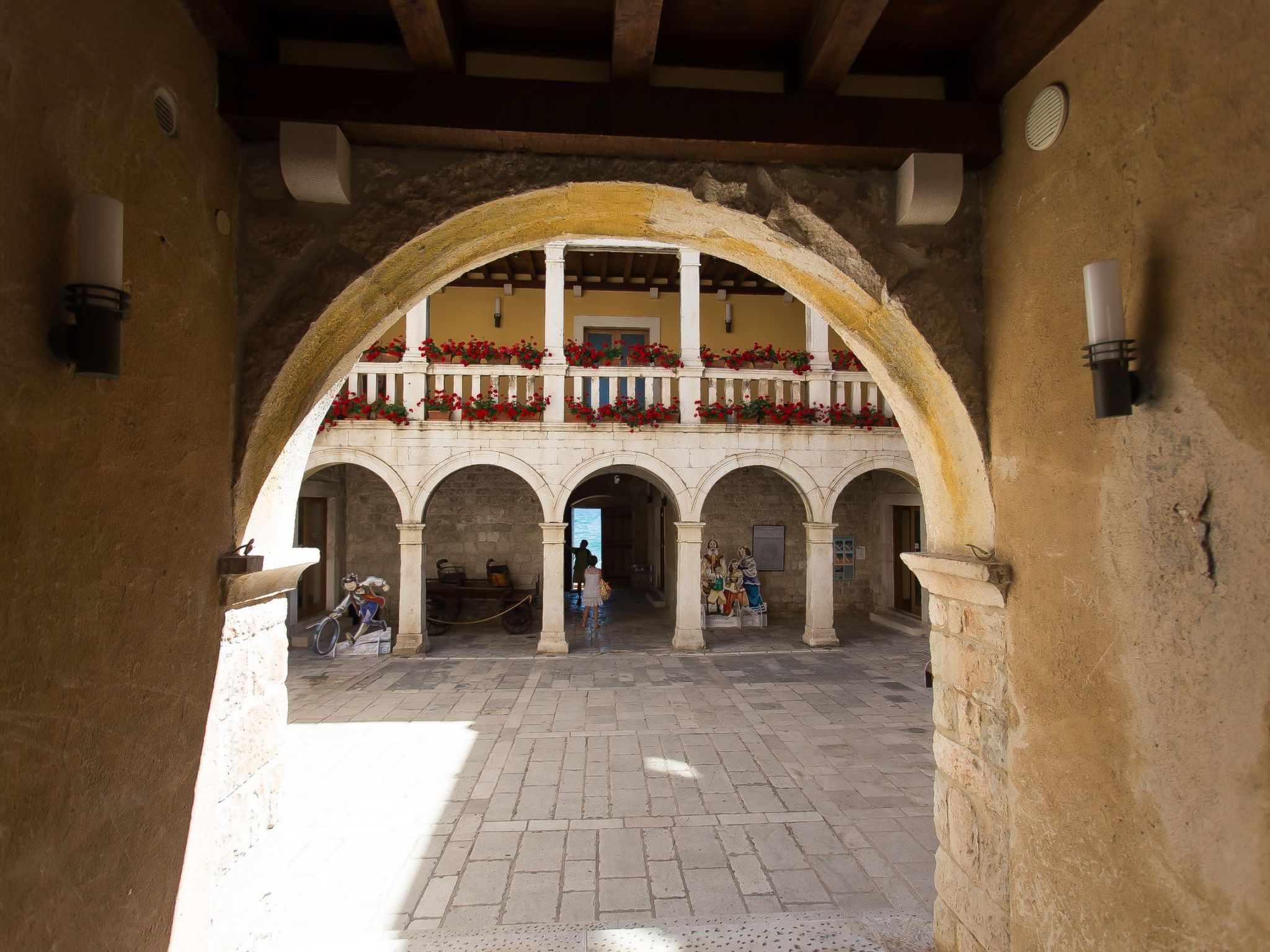 Moderne Meerblick ap.1 mit Pool und Terrasse bbq in der Nähe von Split Trogir-Binnen