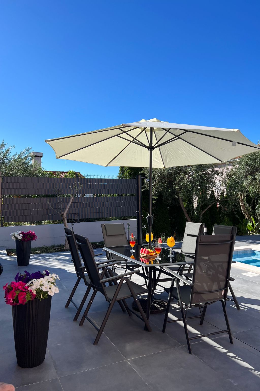 Moderne ap. 2 mit Pool und Grill in der Nähe von Split und Trogir-Binnen