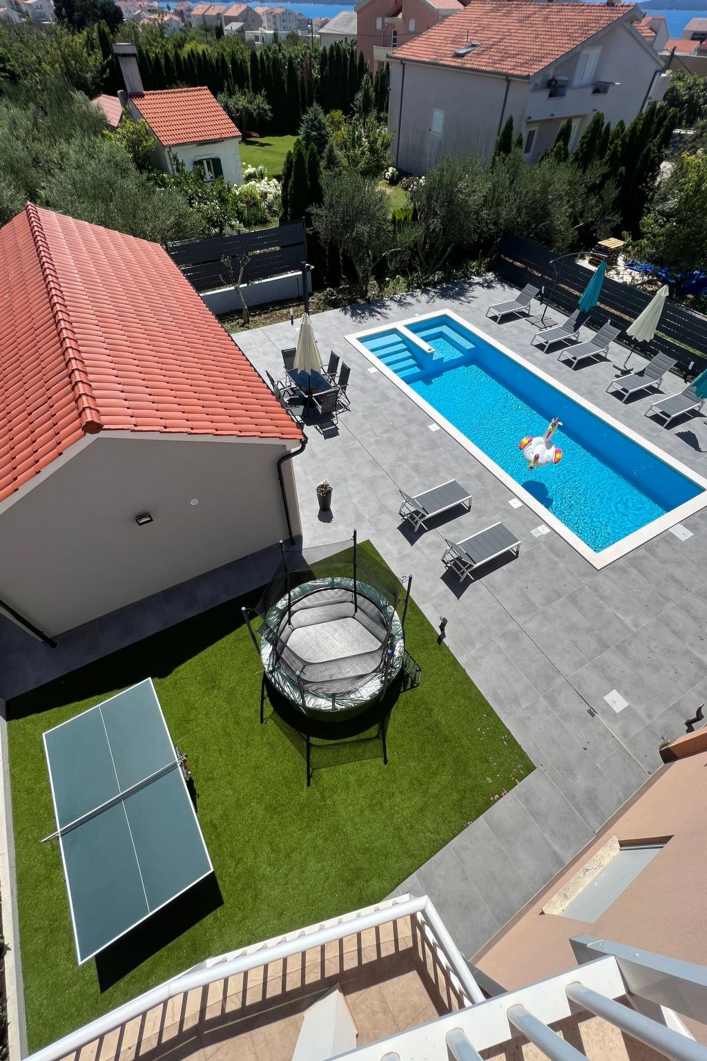 Moderne ap. 2 mit Pool und Grill in der Nähe von Split und Trogir-Binnen