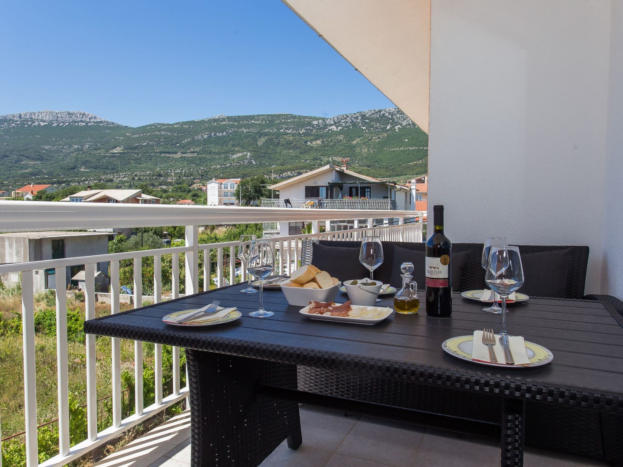 Moderne ap. 2 mit Pool und Grill in der Nähe von Split und Trogir-Binnen