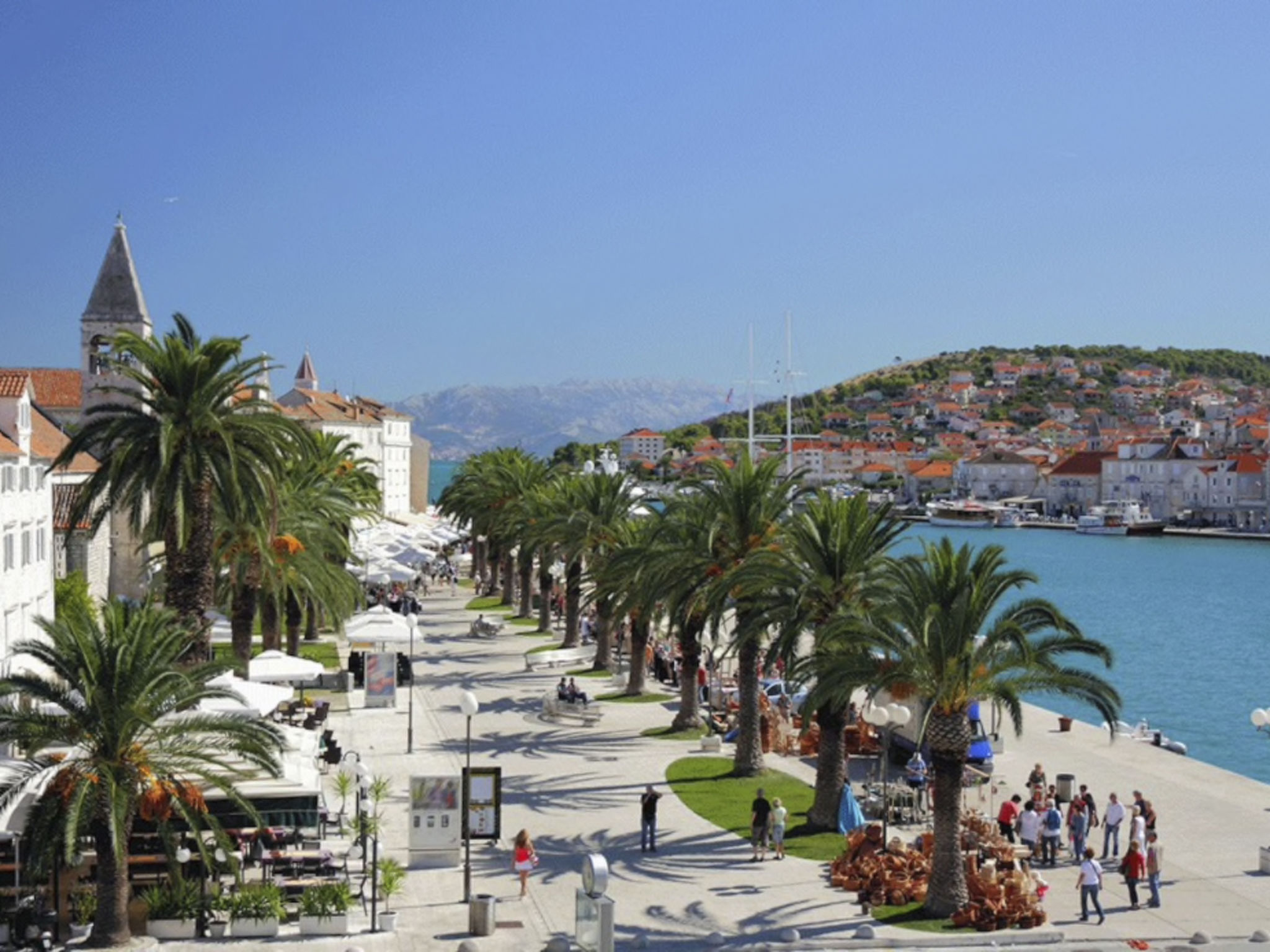 Moderne ap. 2 mit Pool und Grill in der Nähe von Split und Trogir