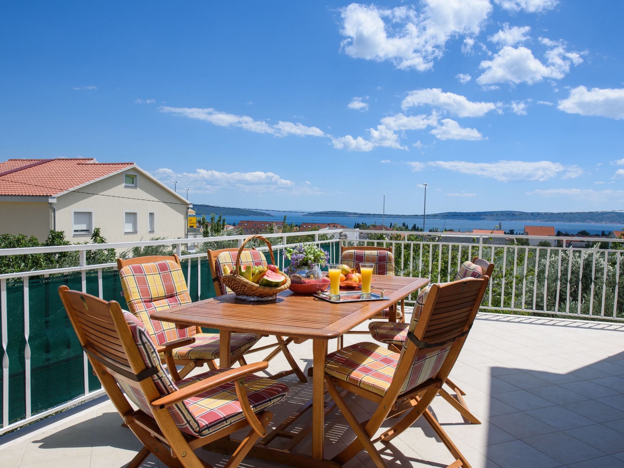 Vakantiehuis met 6 slaapkamer(s) in Kastel Luksic (Kroatië) voor 12 personen