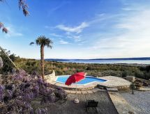 Vrijstaand huis in Kaštel Lukšić met privézwembad en weids bergzicht - thumbnail 6
