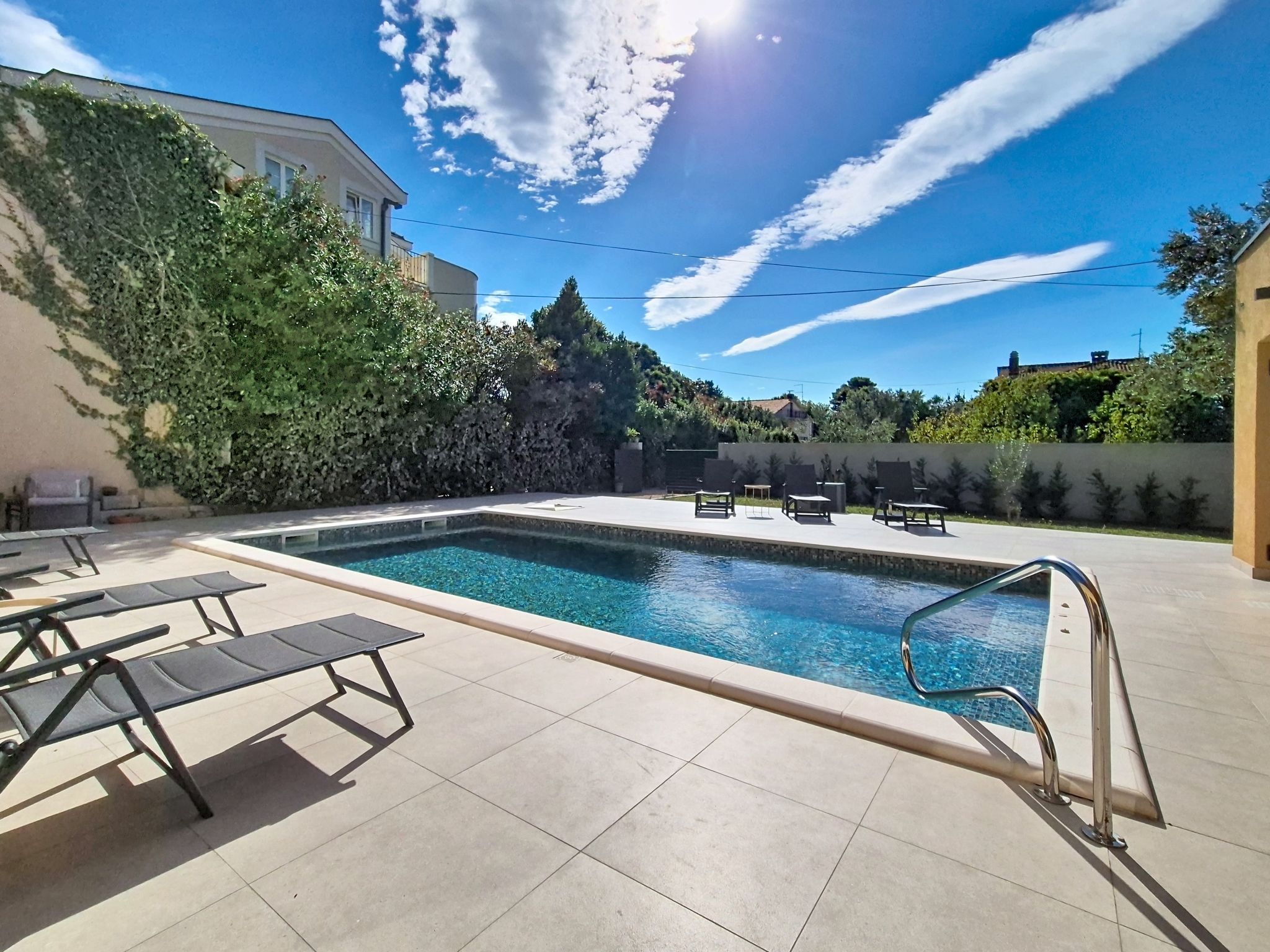 Grandpa Pouls Heritage, heated Pool