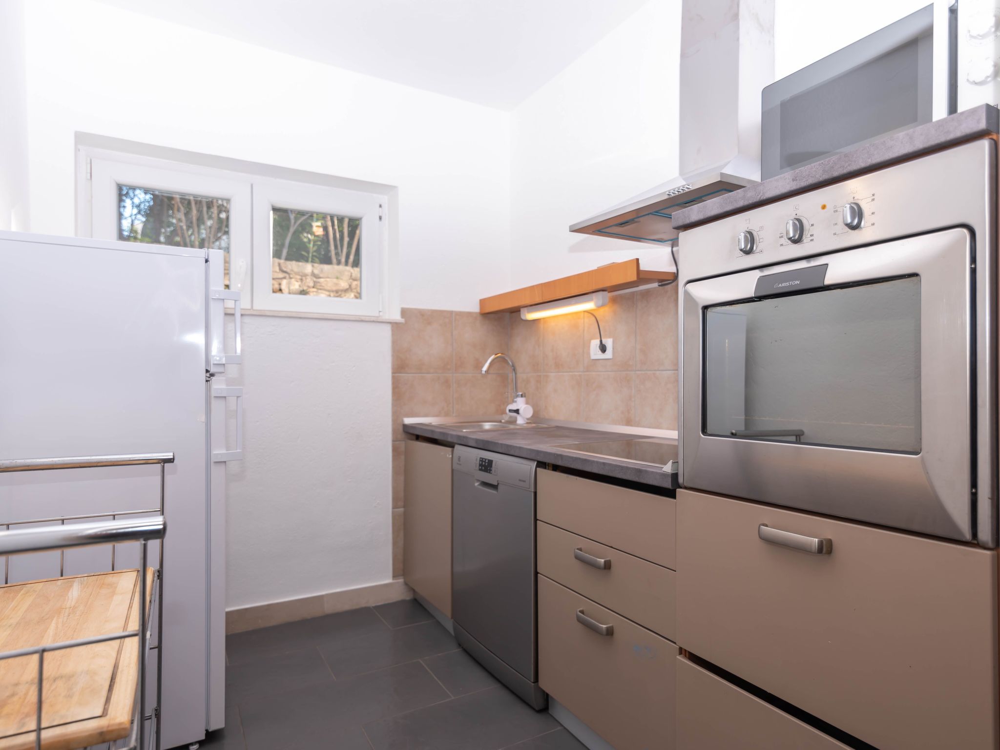 Haus in Splitska mit kostenlosem Parkplatz-Image-tags.info