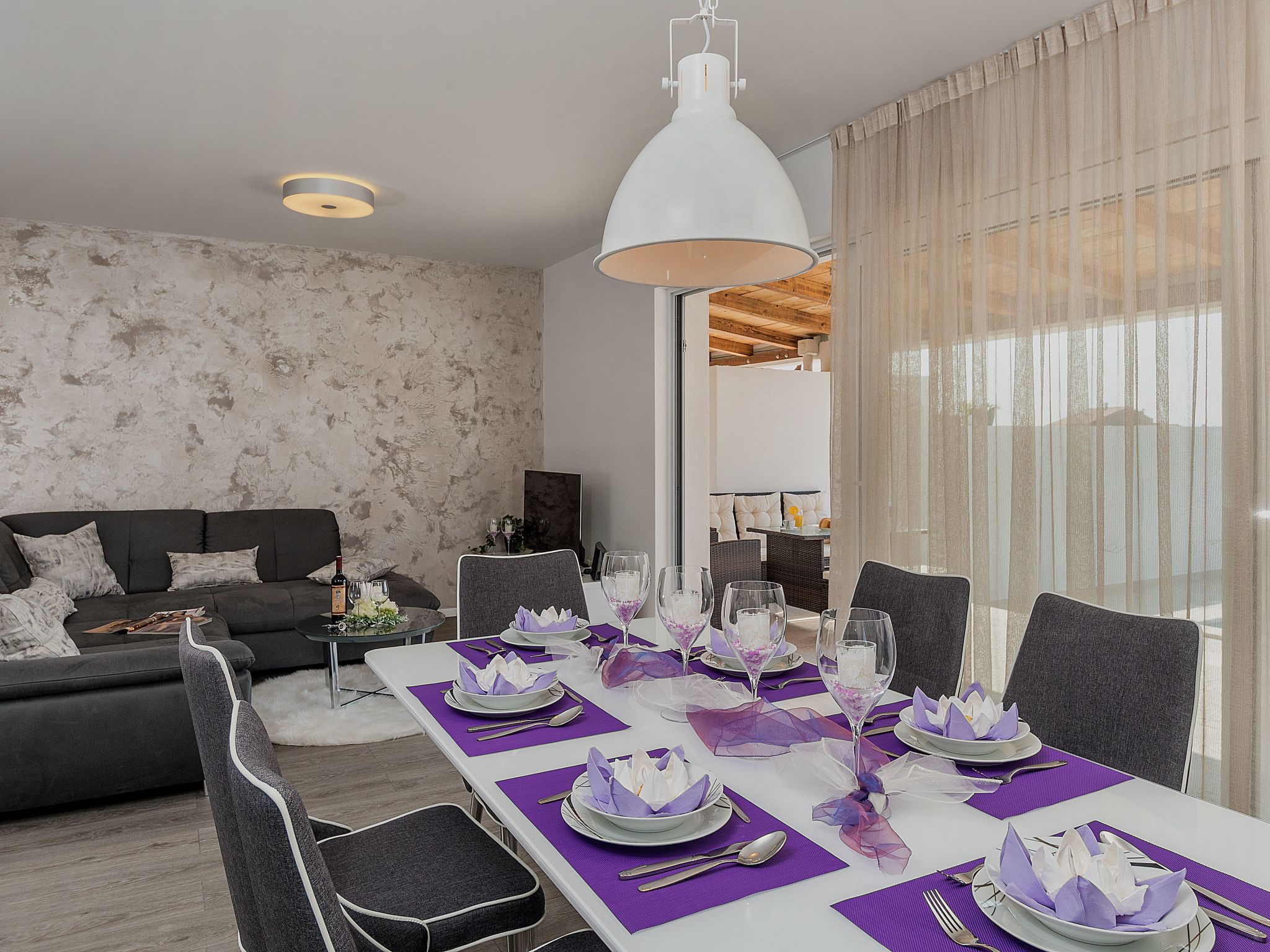 Unknown Accommodation - Binnen