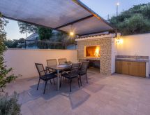 Villa Meerjungfrau: Luxe vrijstaande villa aan het strand in Kaštel Kambelovac - thumbnail 2