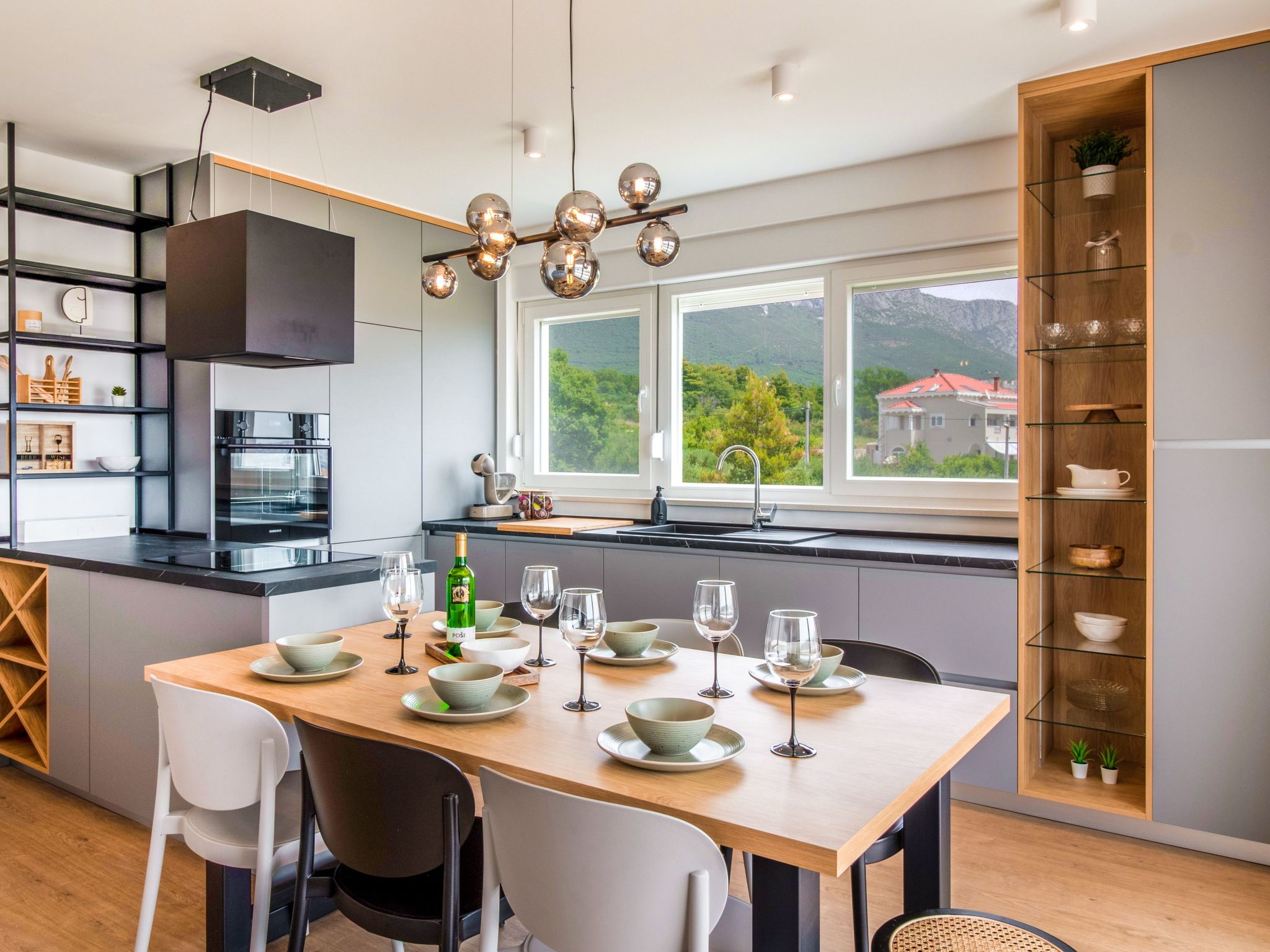 Villa Olea- Pool, Grill, Nähe Flughafen Split-Drinnen