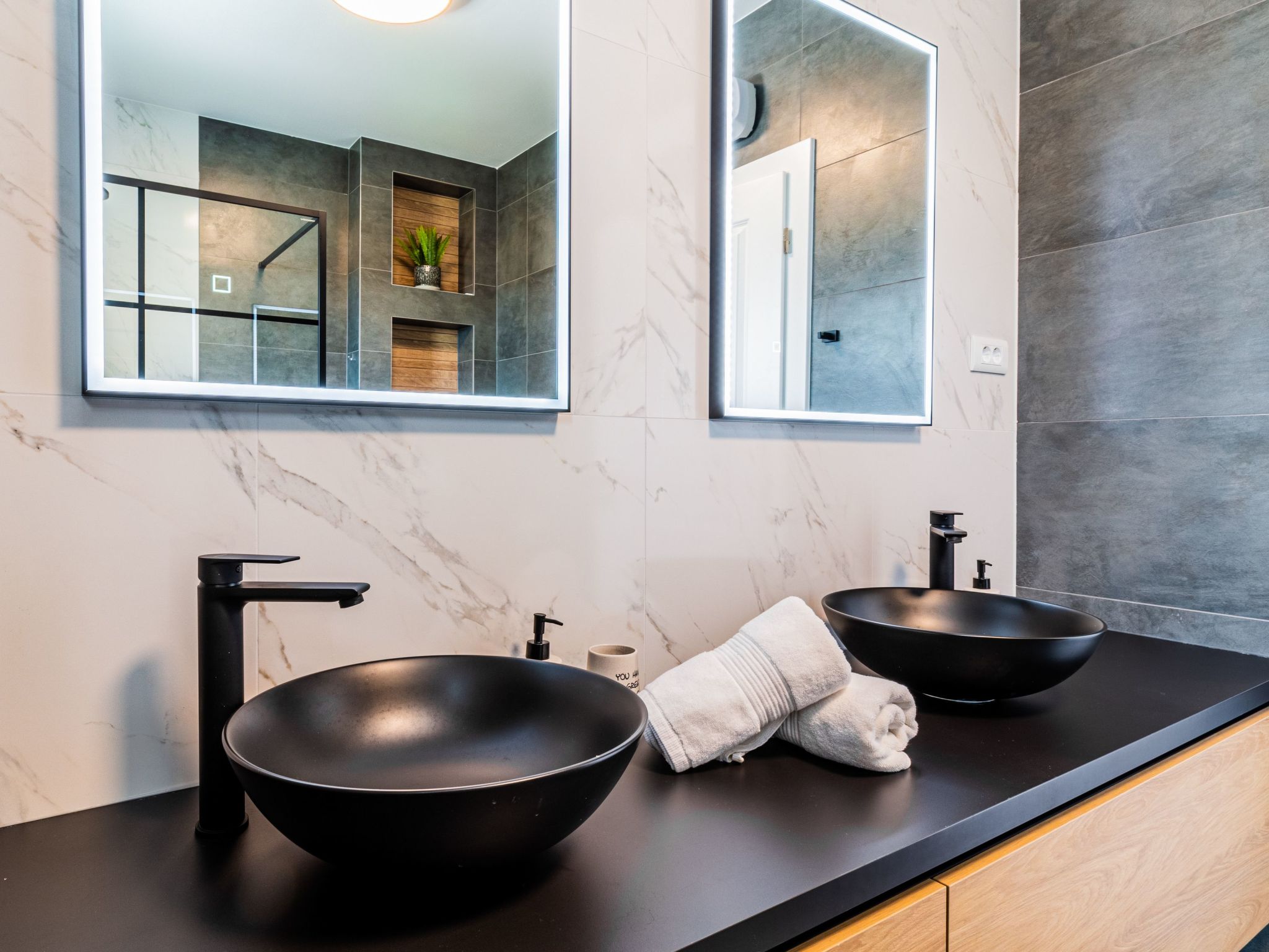 Villa Olea- Pool, Grill, Nähe Flughafen Split-Drinnen