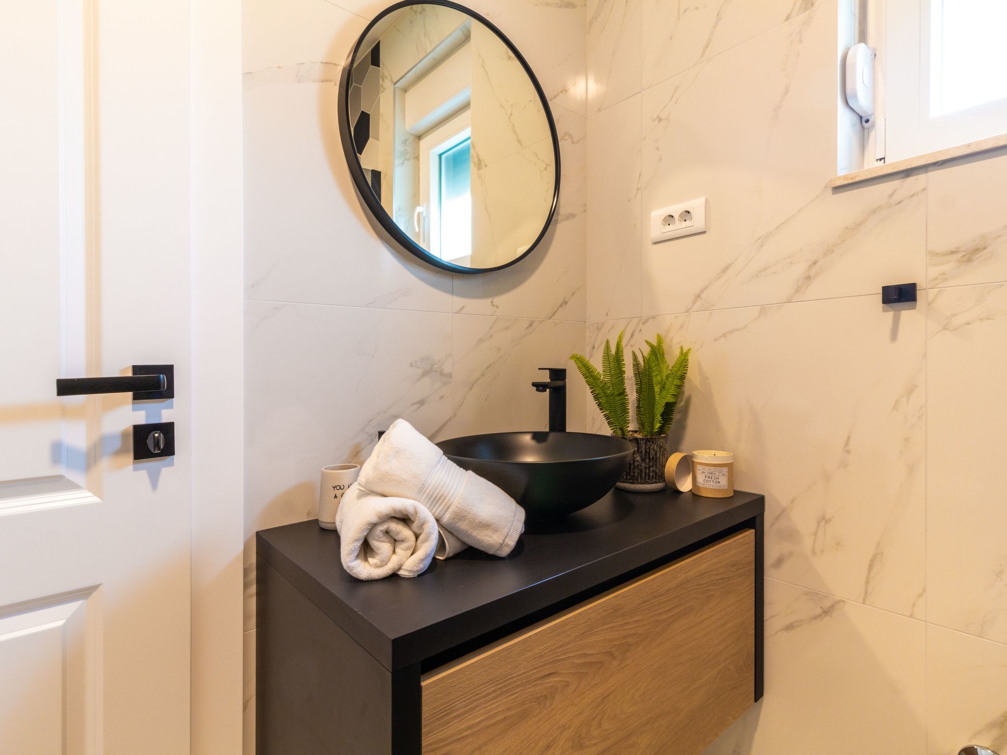 Villa Olea- Pool, Grill, Nähe Flughafen Split-Drinnen