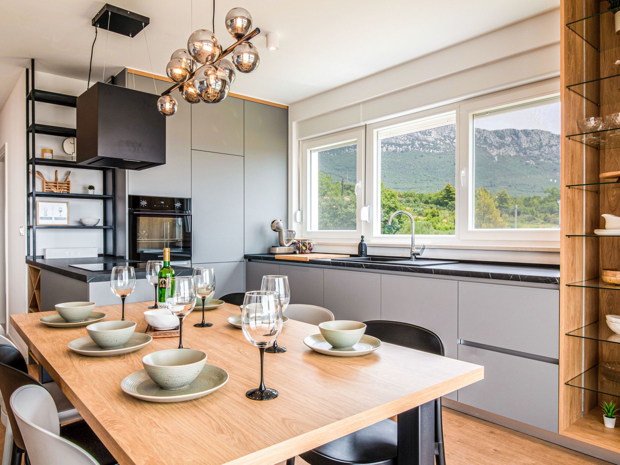 Villa Olea- Pool, Grill, Nähe Flughafen Split-Drinnen