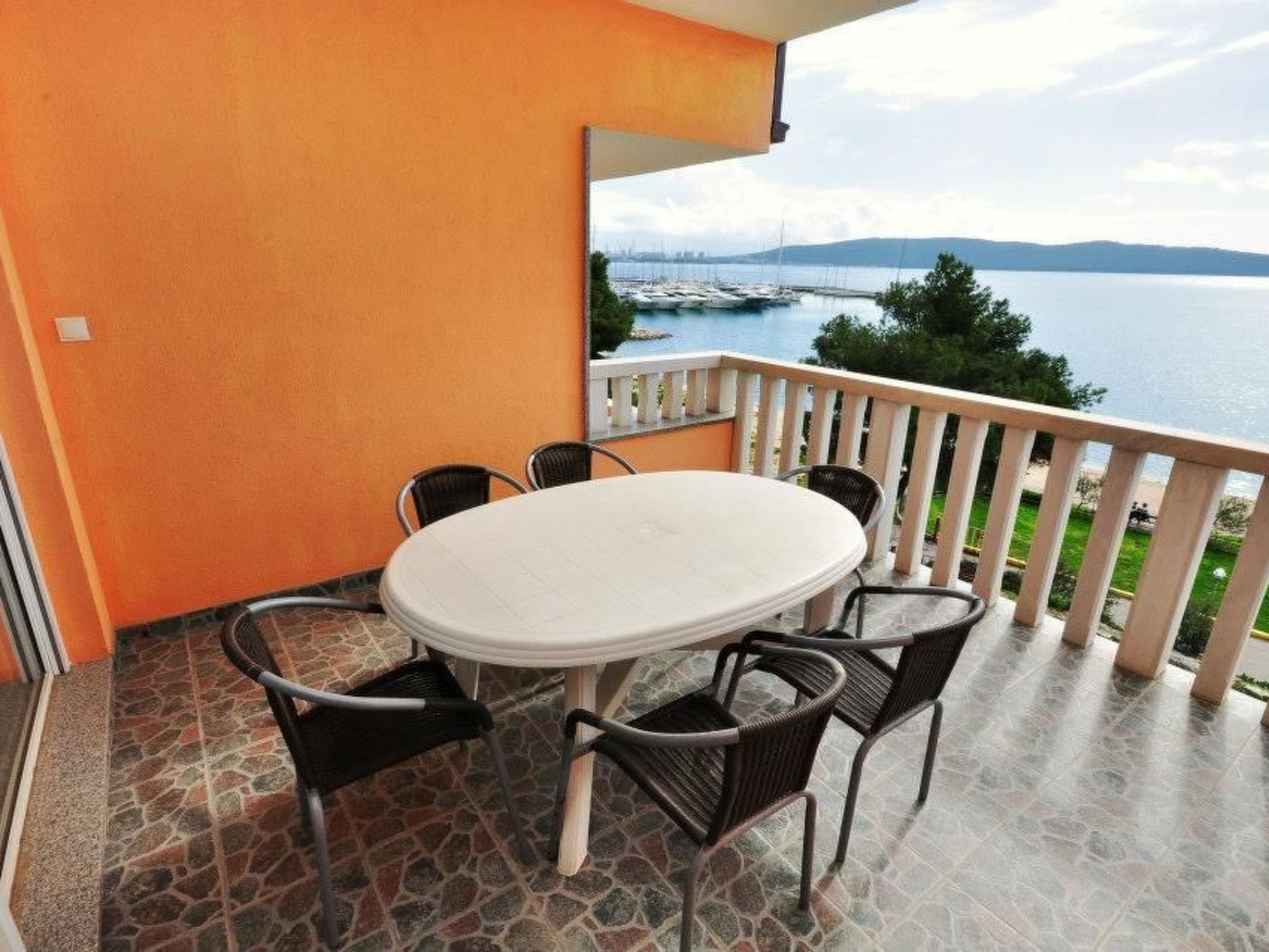 "Red" mit Blick auf das Wasser-Image-tags.info