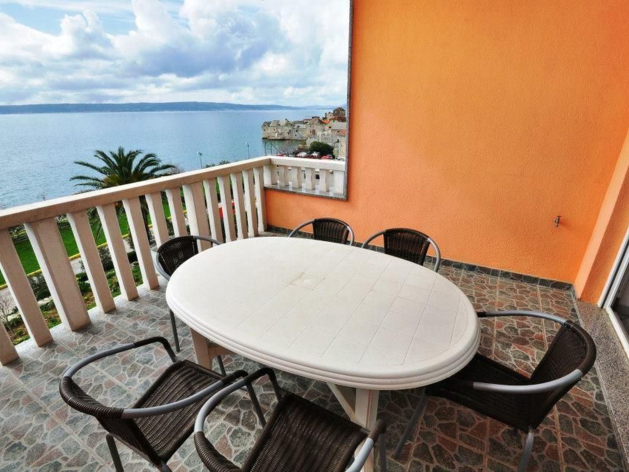 "Red" mit Blick auf das Wasser-Image-tags.info