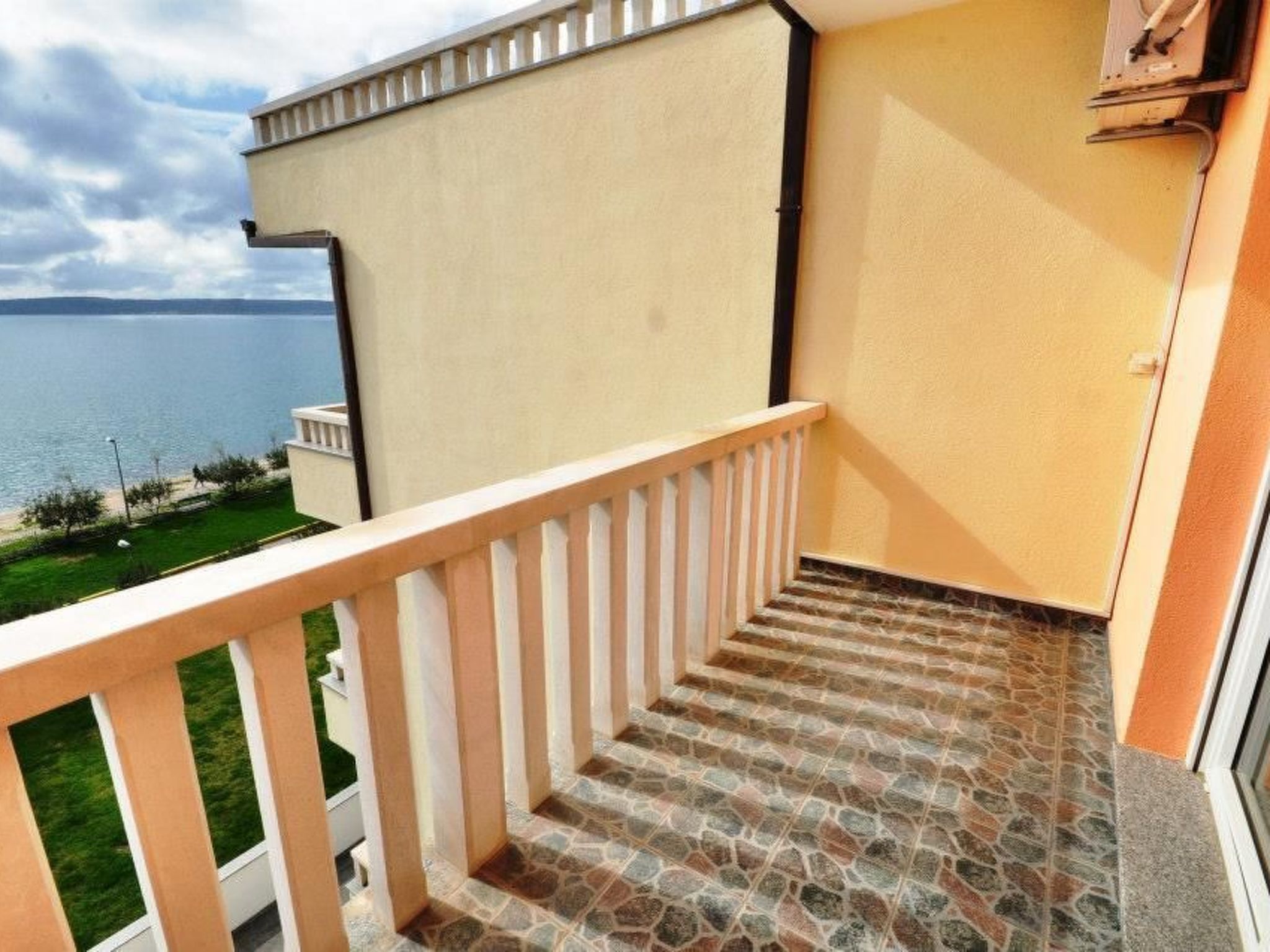 "Red" mit Blick auf das Wasser-Image-tags.info