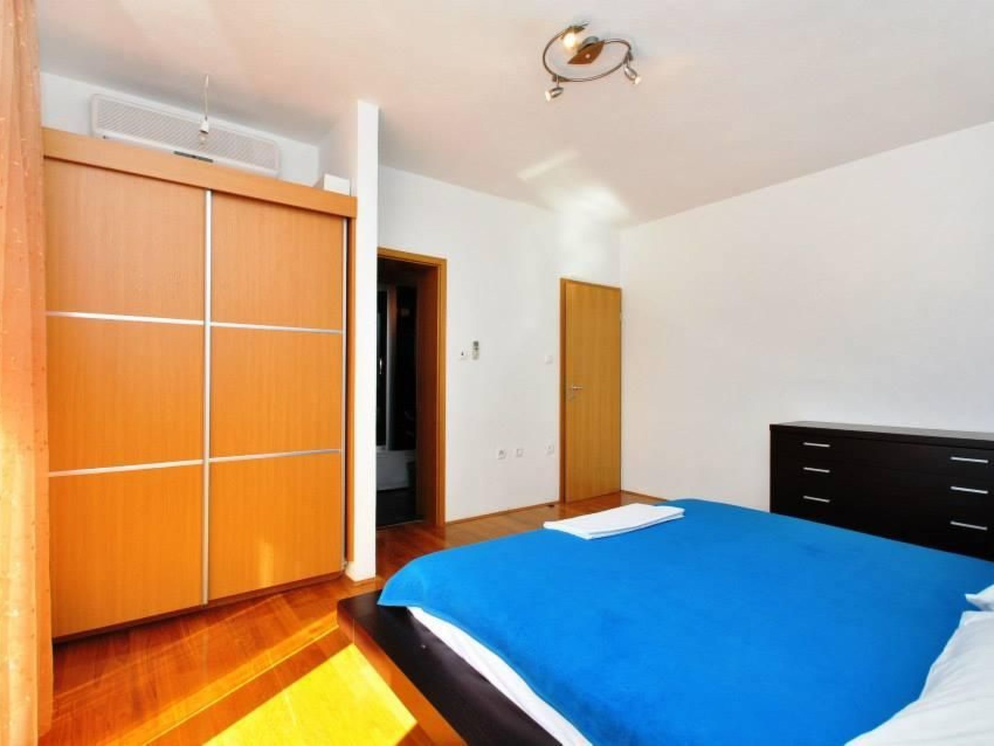 "Red" mit Blick auf das Wasser-Image-tags.info