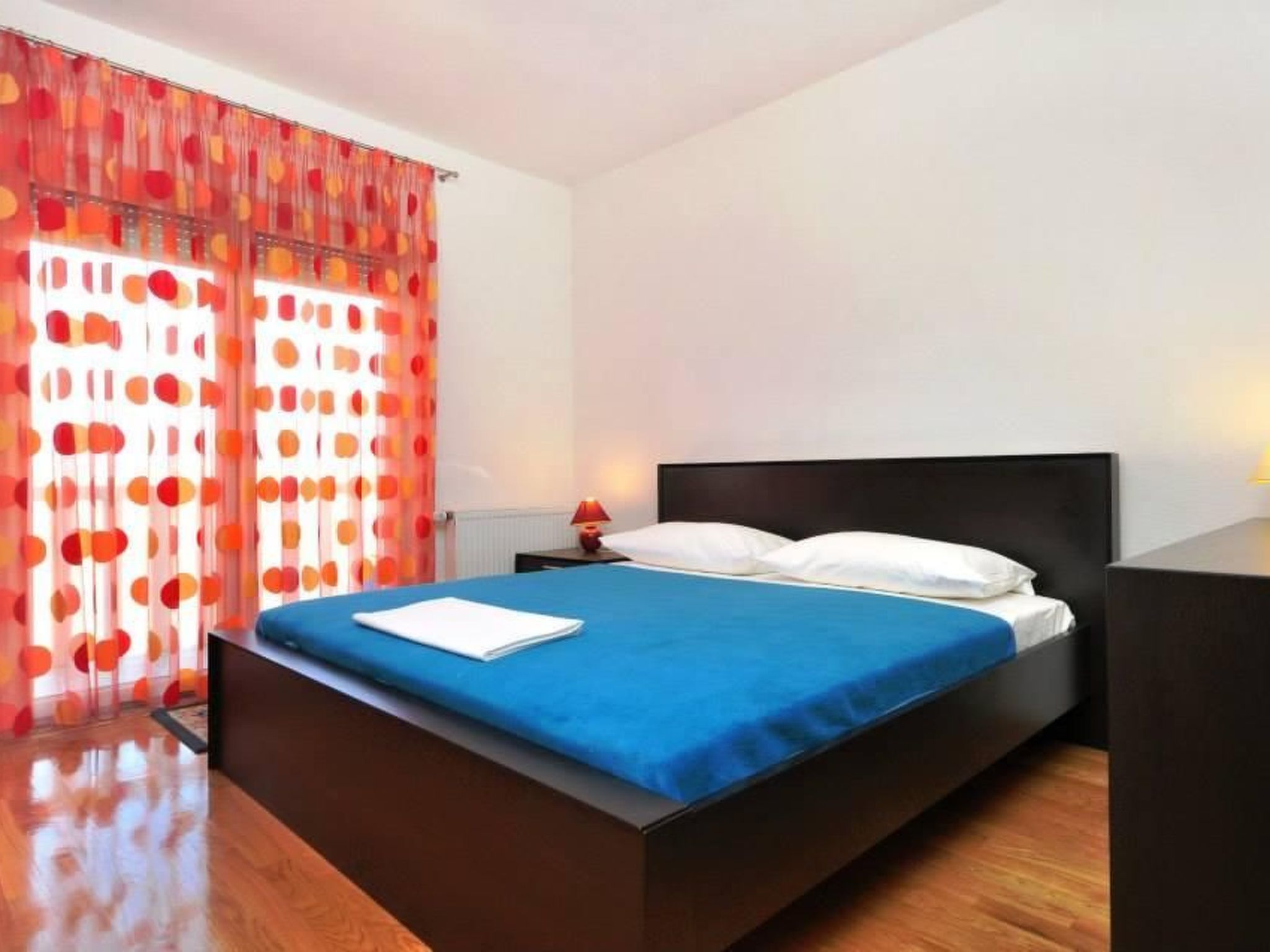 "Red" mit Blick auf das Wasser-Image-tags.info