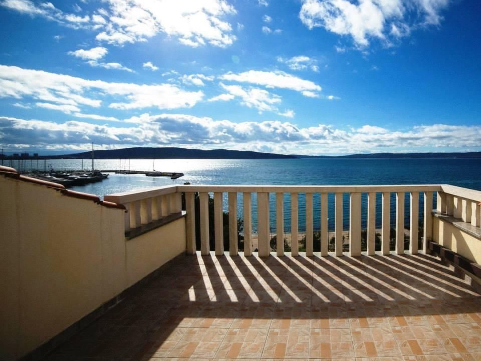 "Red" mit Blick auf das Wasser-Image-tags.info