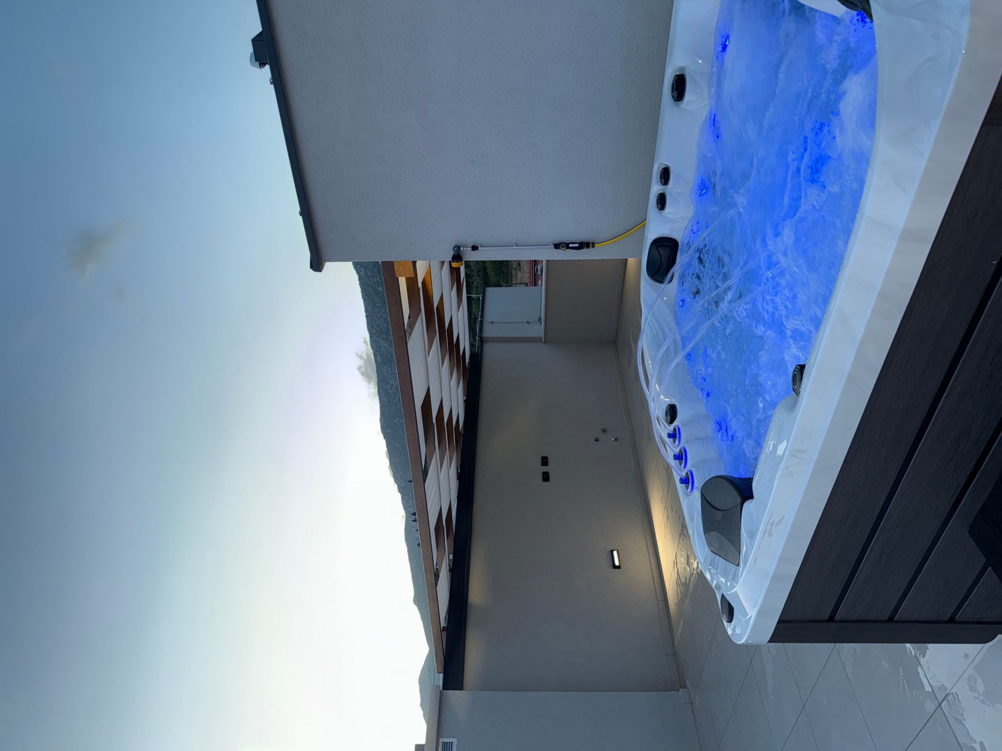 "Magnificent Lux View"