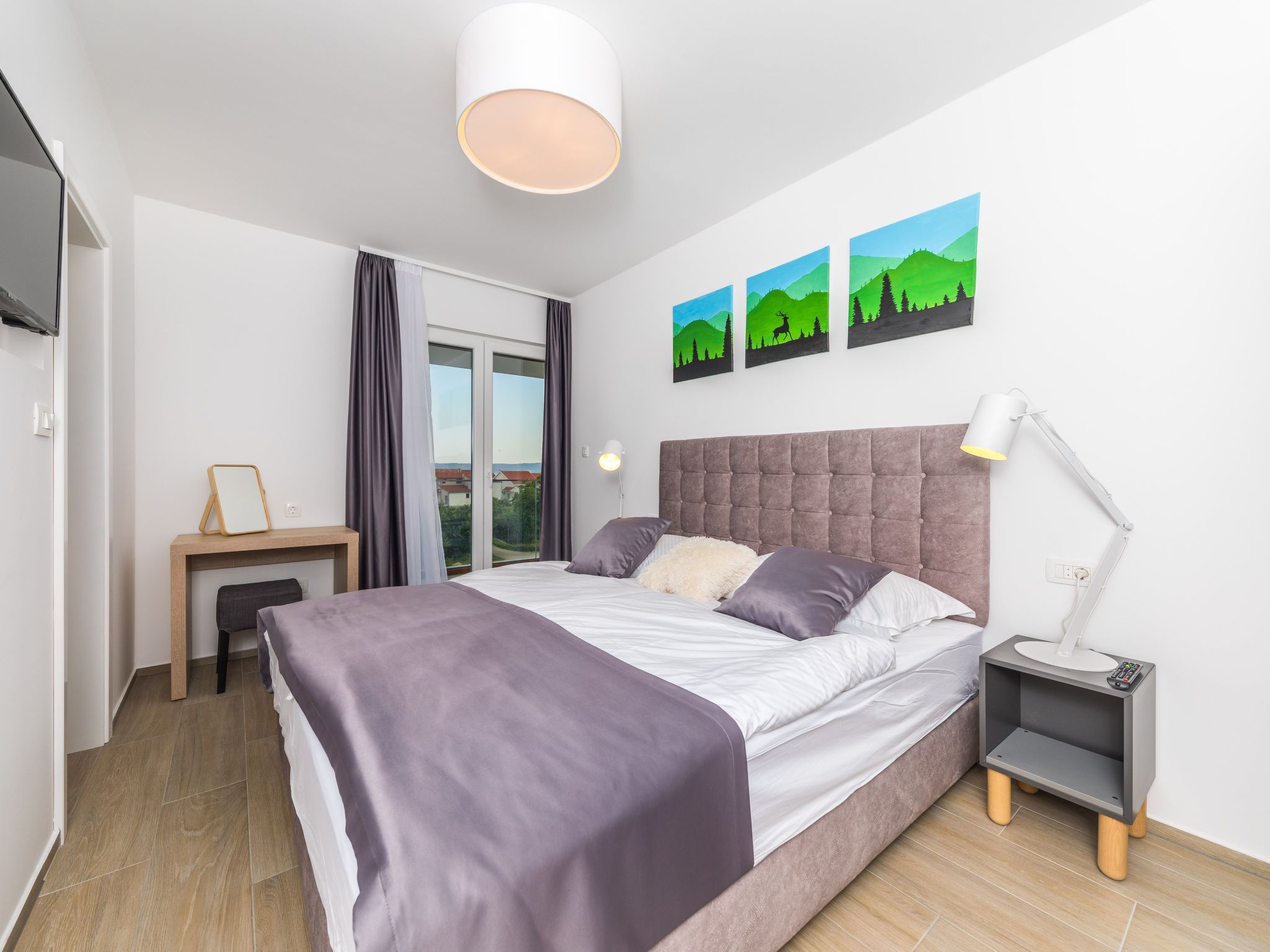 Modern eingerichtete Villa Ingrid mit beheiztem Pool-Drinnen