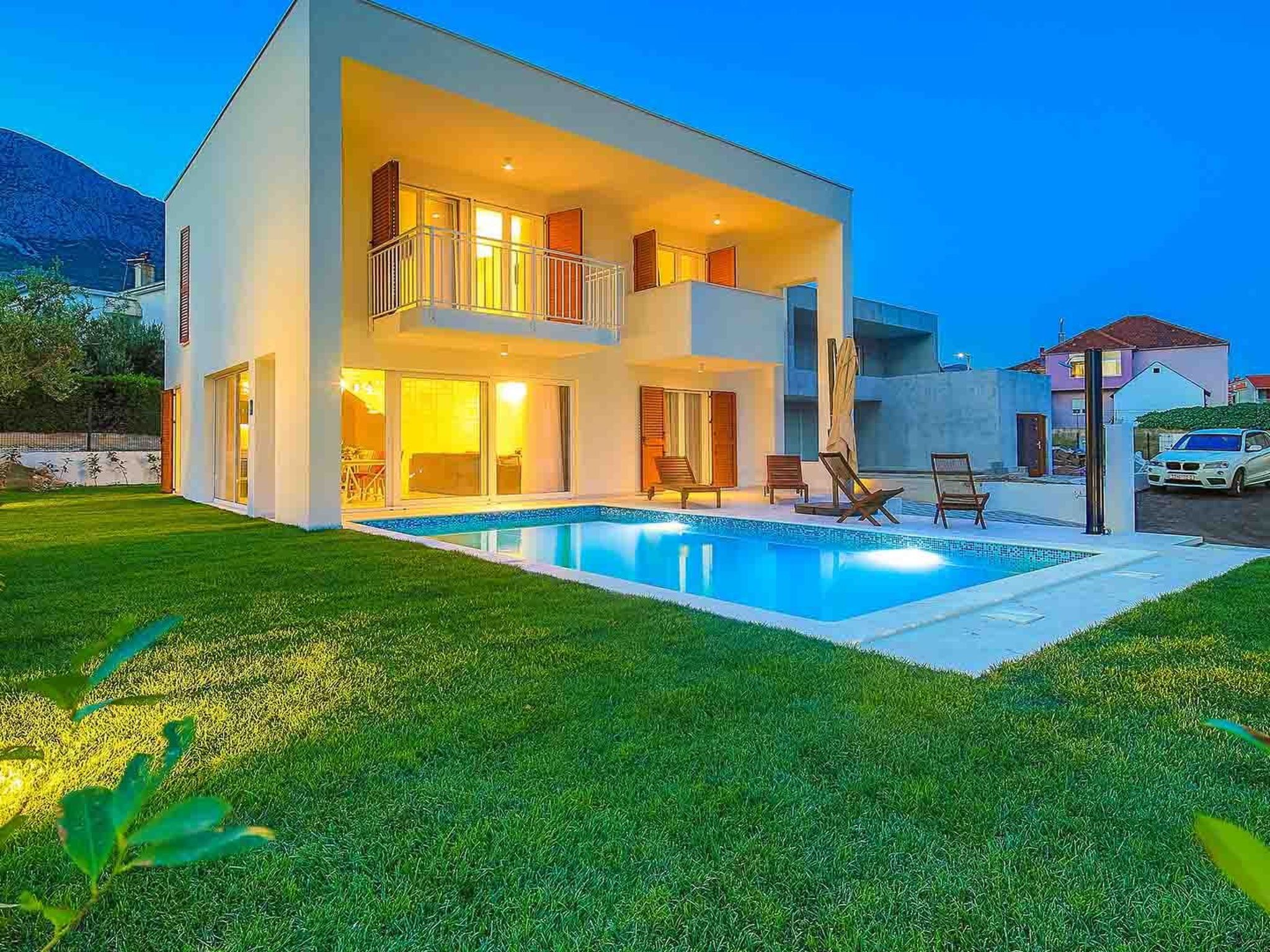 Elegante Villa Grace mit Pool
