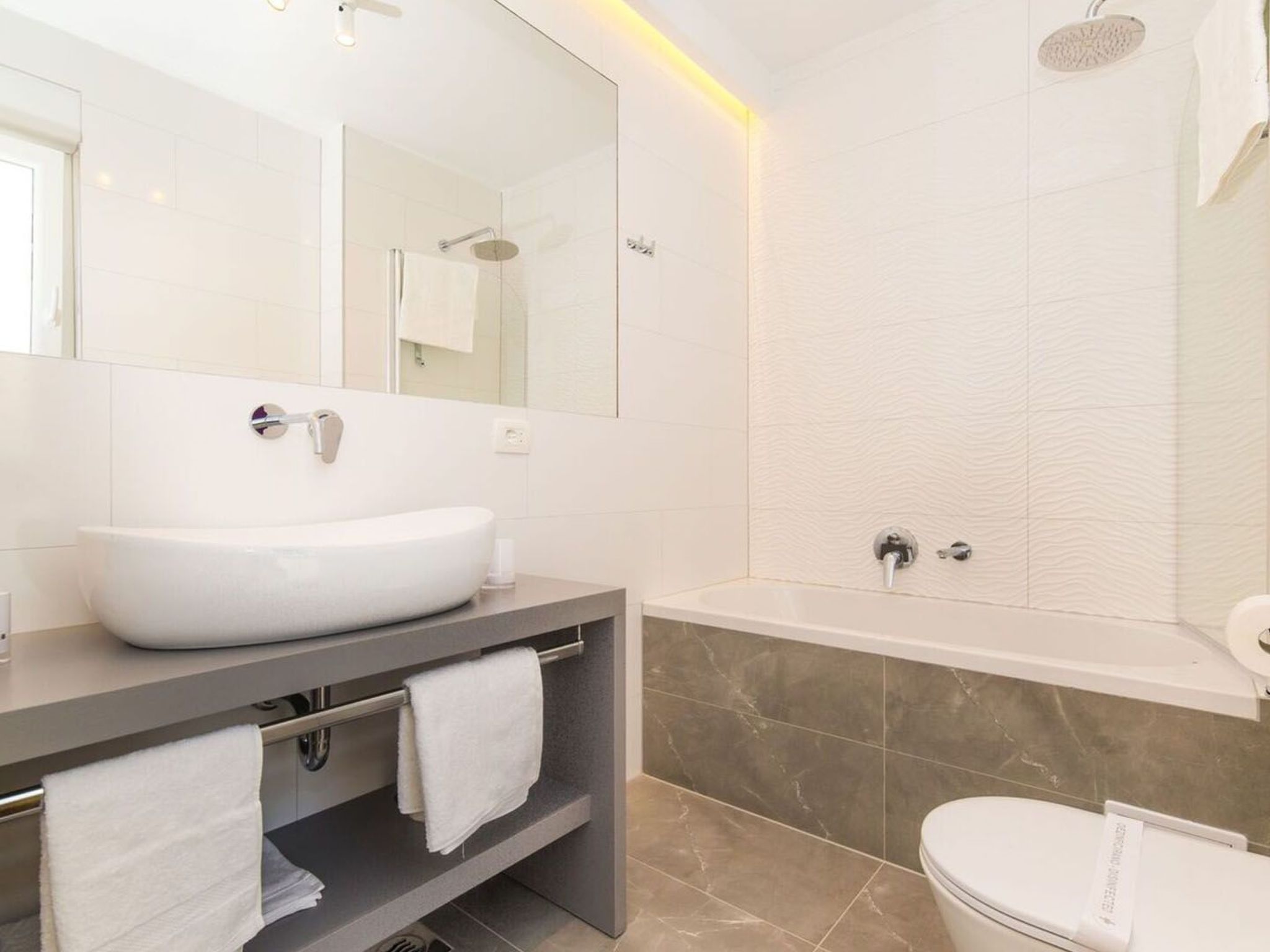 Elegante Villa Grace mit Pool-Image-tags.info